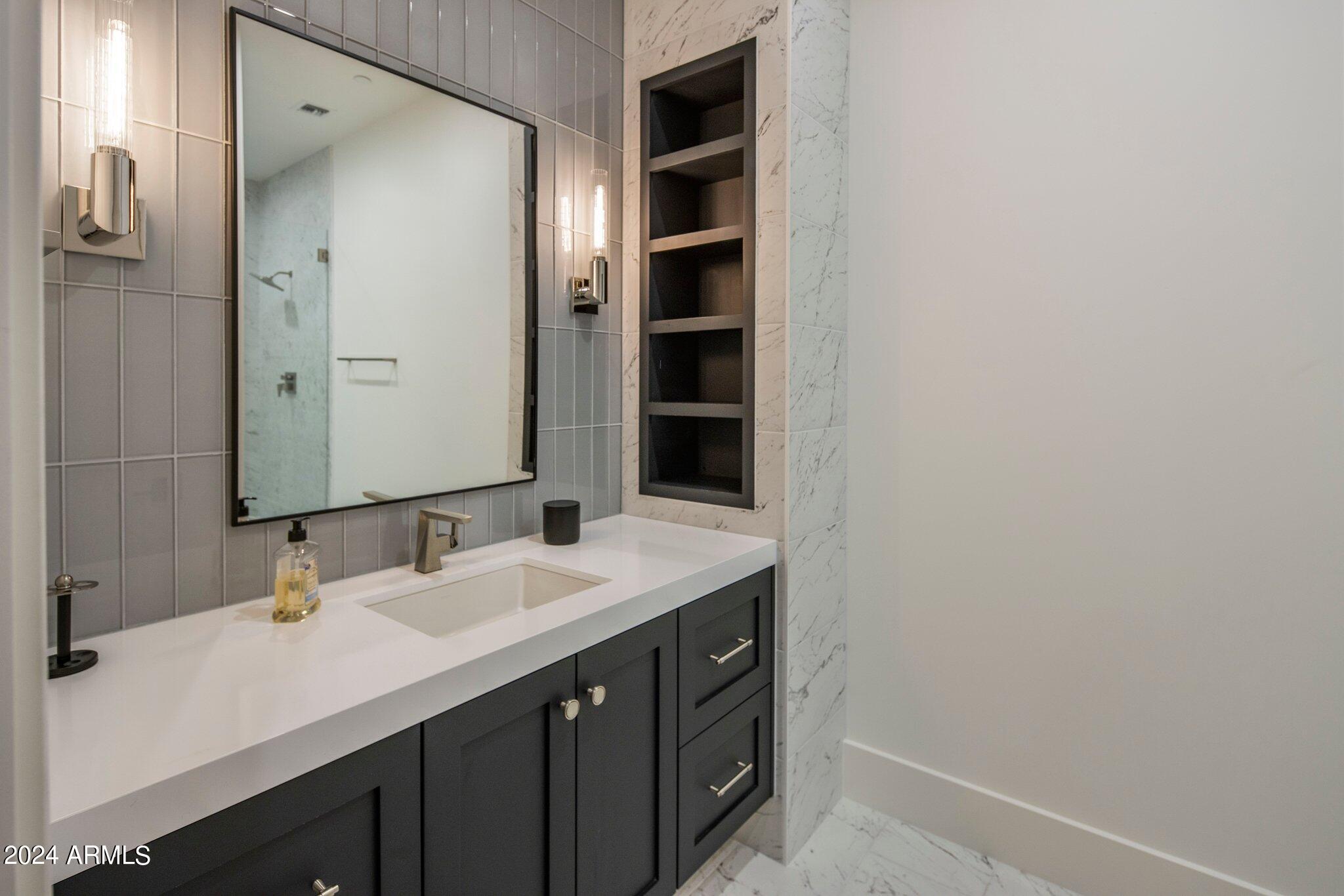 8491 E WHISPER ROCK Trail