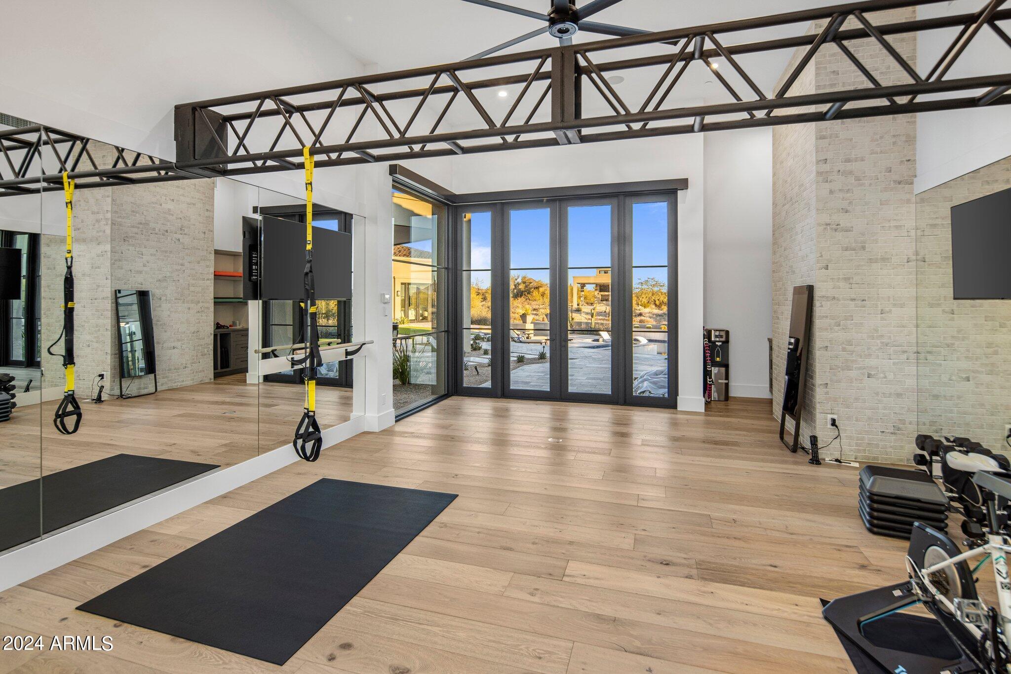 8491 E WHISPER ROCK Trail