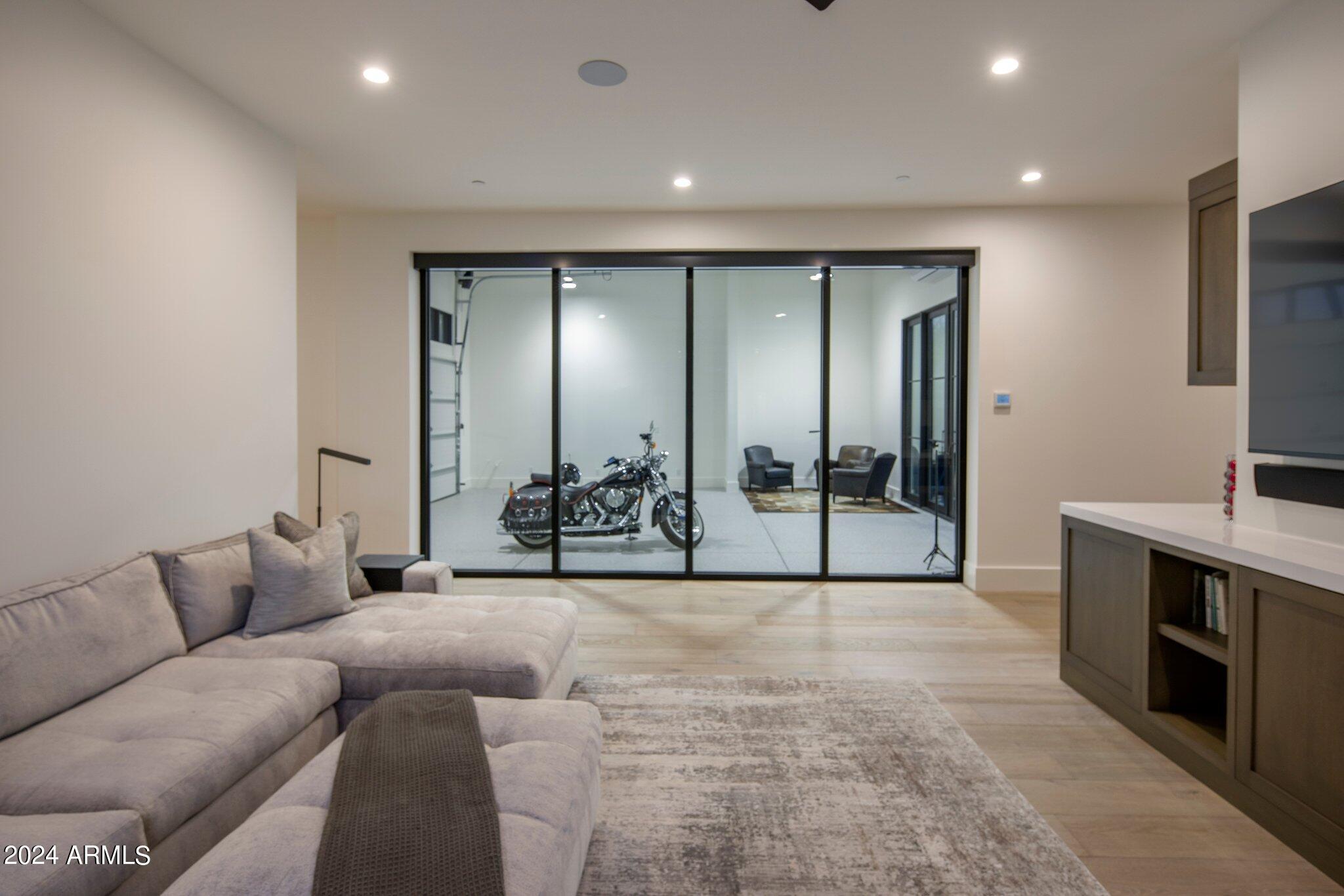 8491 E WHISPER ROCK Trail