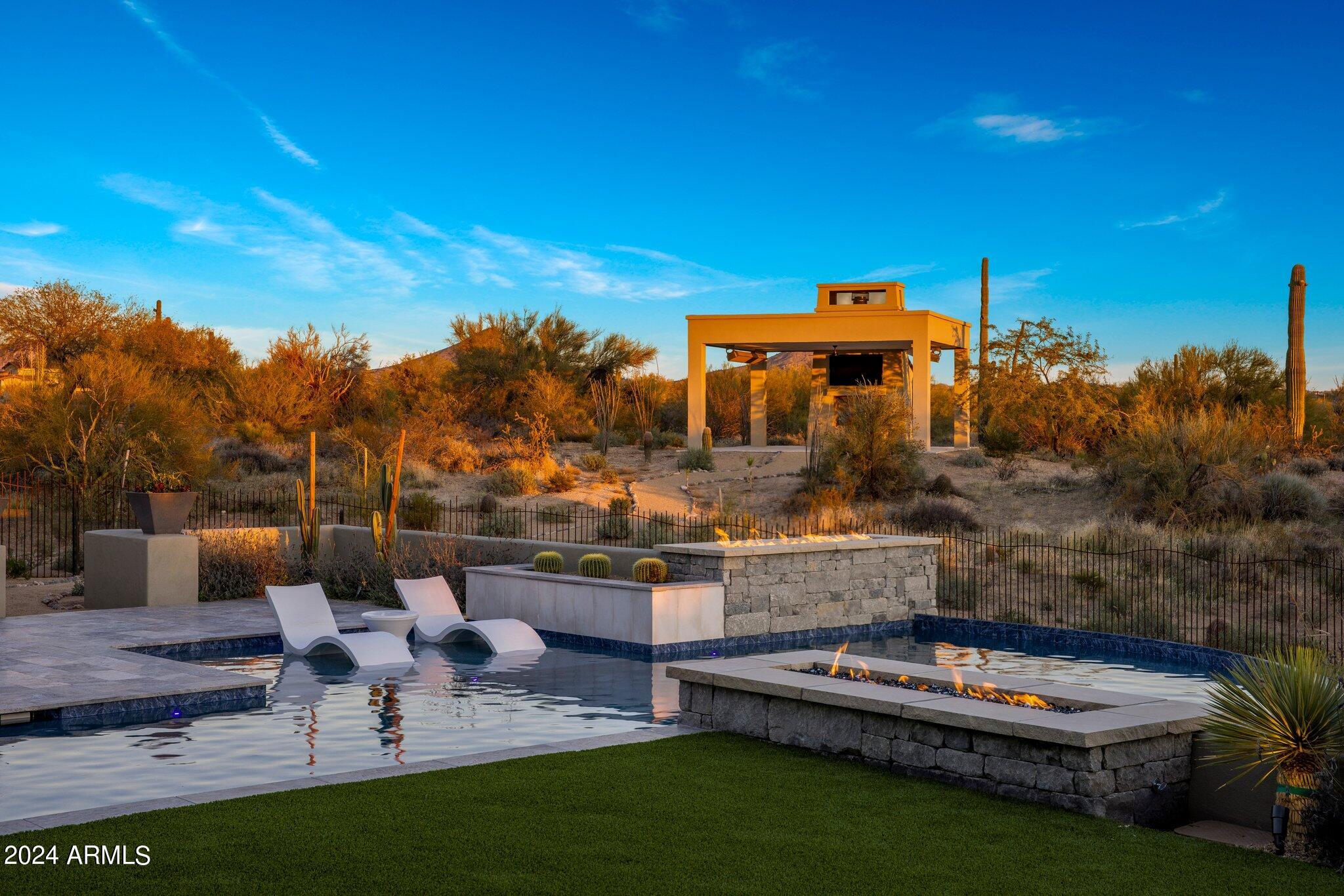 8491 E WHISPER ROCK Trail