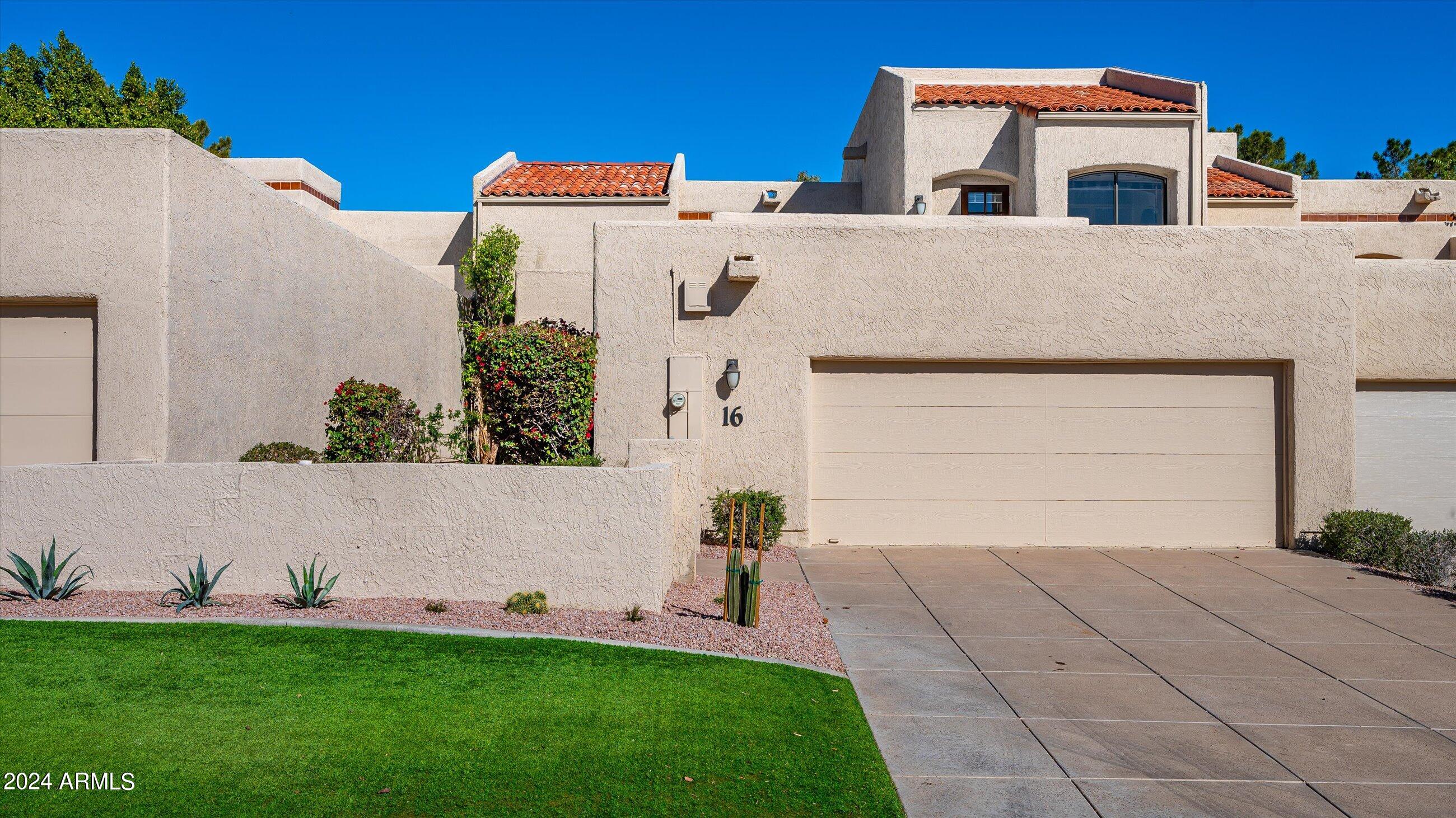 2626 E ARIZONA BILTMORE Circle Unit: 16