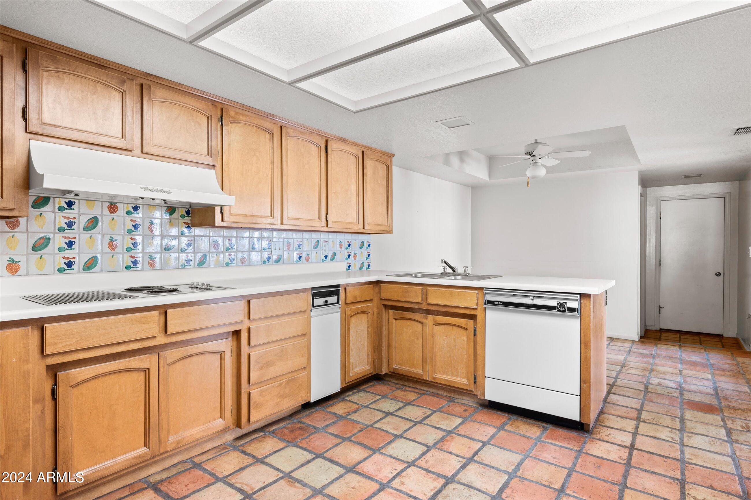 2626 E ARIZONA BILTMORE Circle Unit: 16
