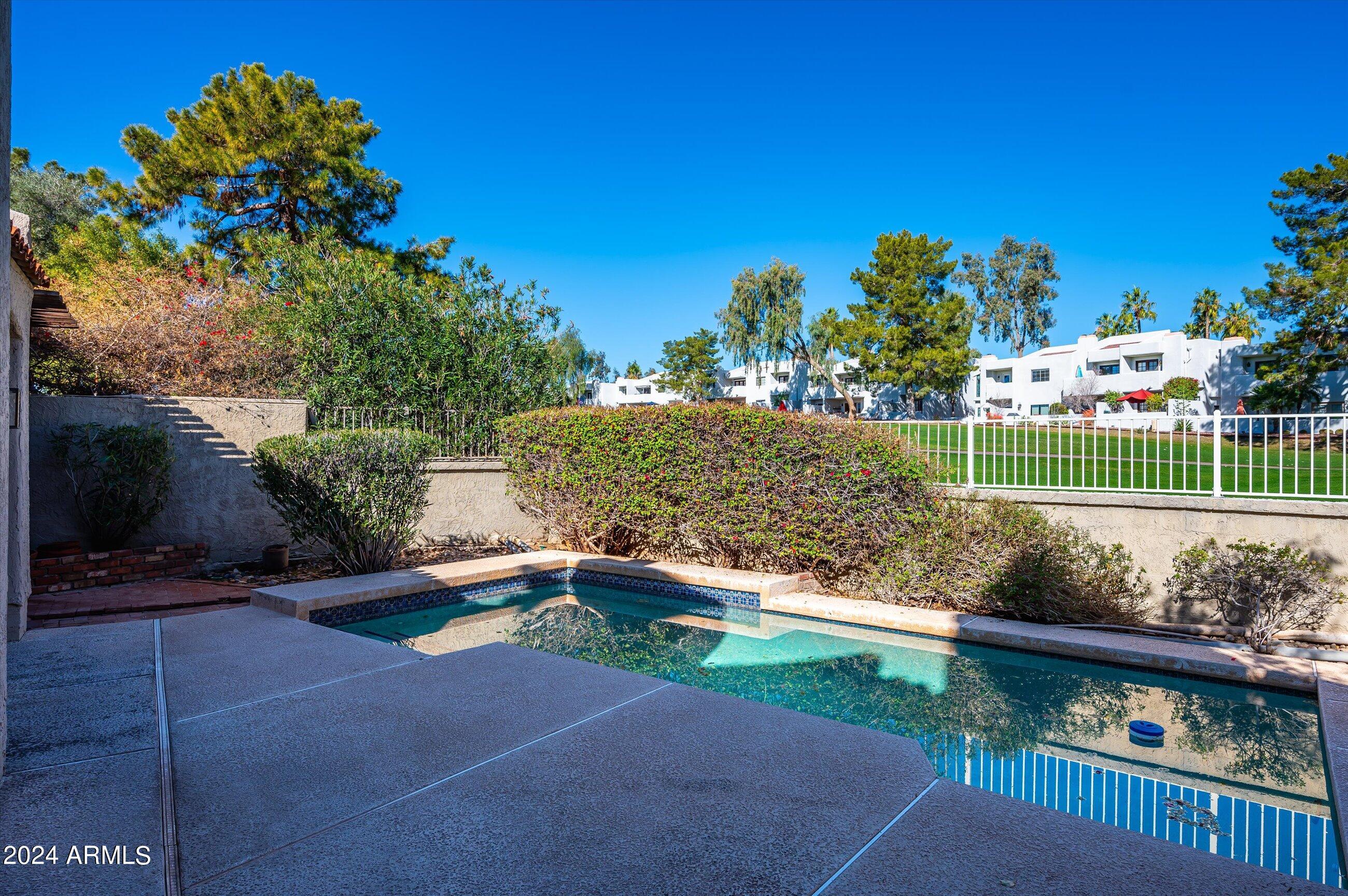 2626 E ARIZONA BILTMORE Circle Unit: 16