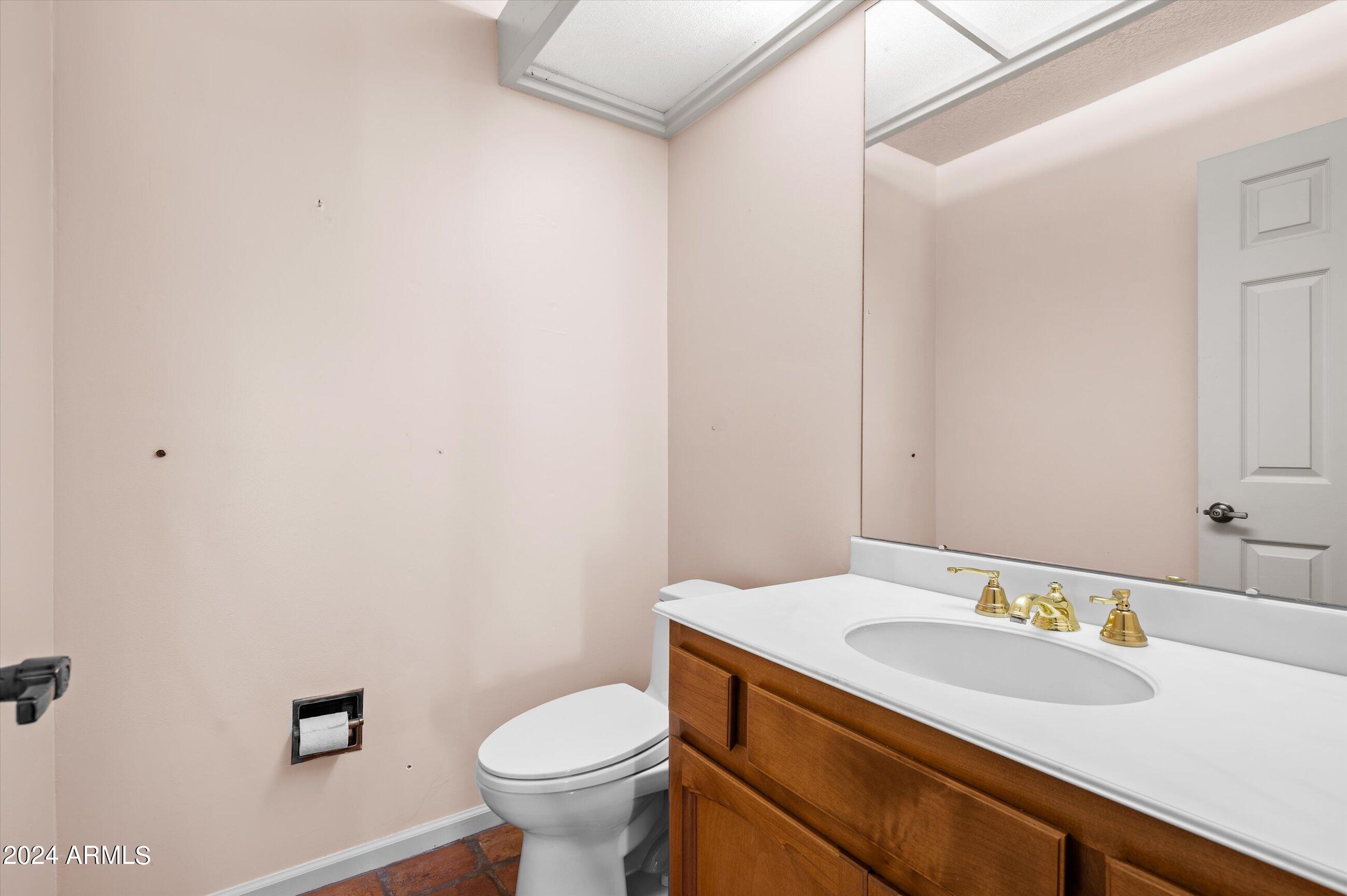 2626 E ARIZONA BILTMORE Circle Unit: 16