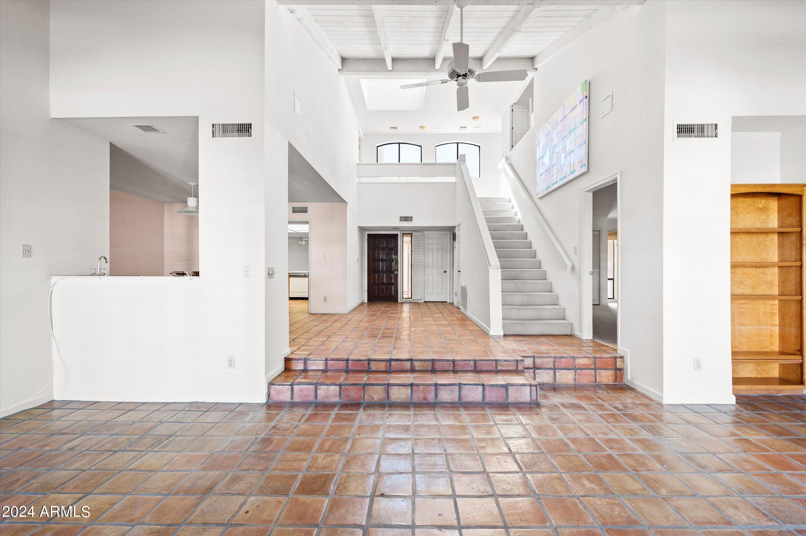 2626 E ARIZONA BILTMORE Circle Unit: 16