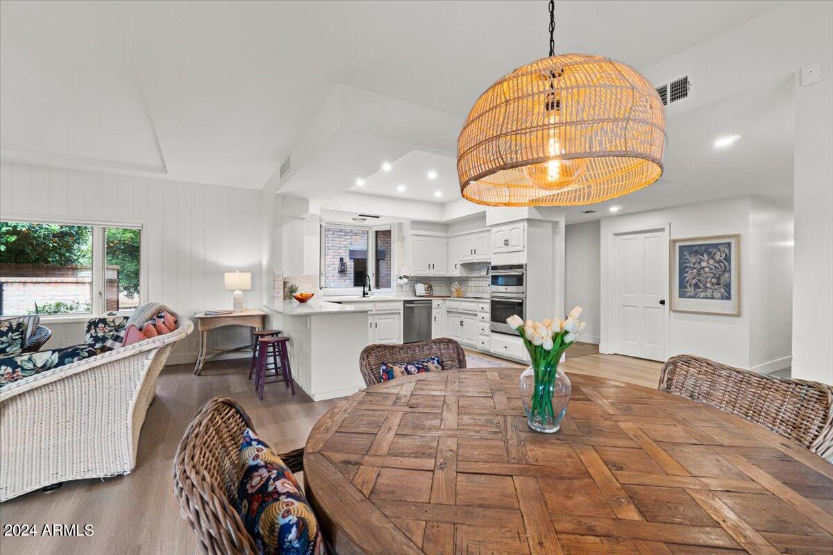 1409 W PORT AU PRINCE Lane