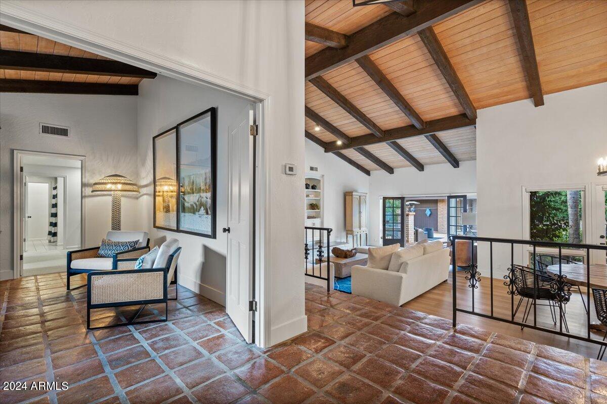 1409 W PORT AU PRINCE Lane