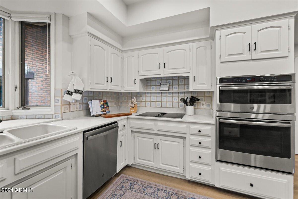 1409 W PORT AU PRINCE Lane