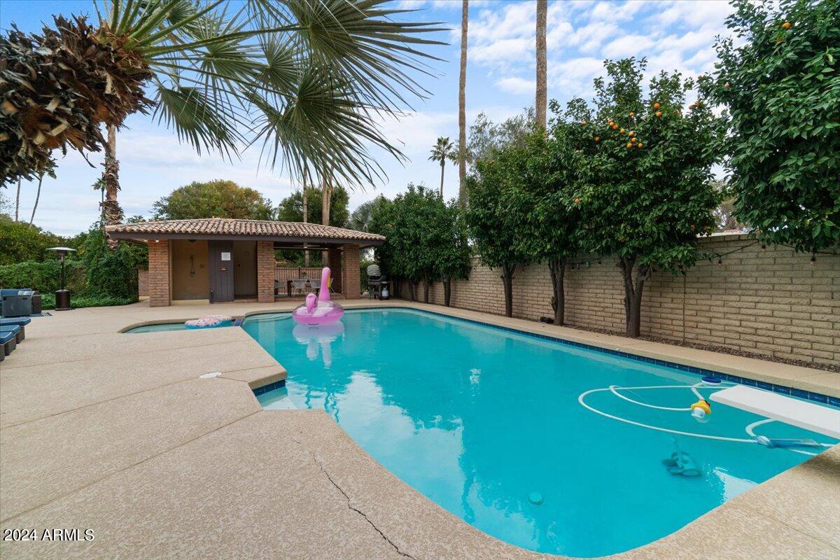 1409 W PORT AU PRINCE Lane