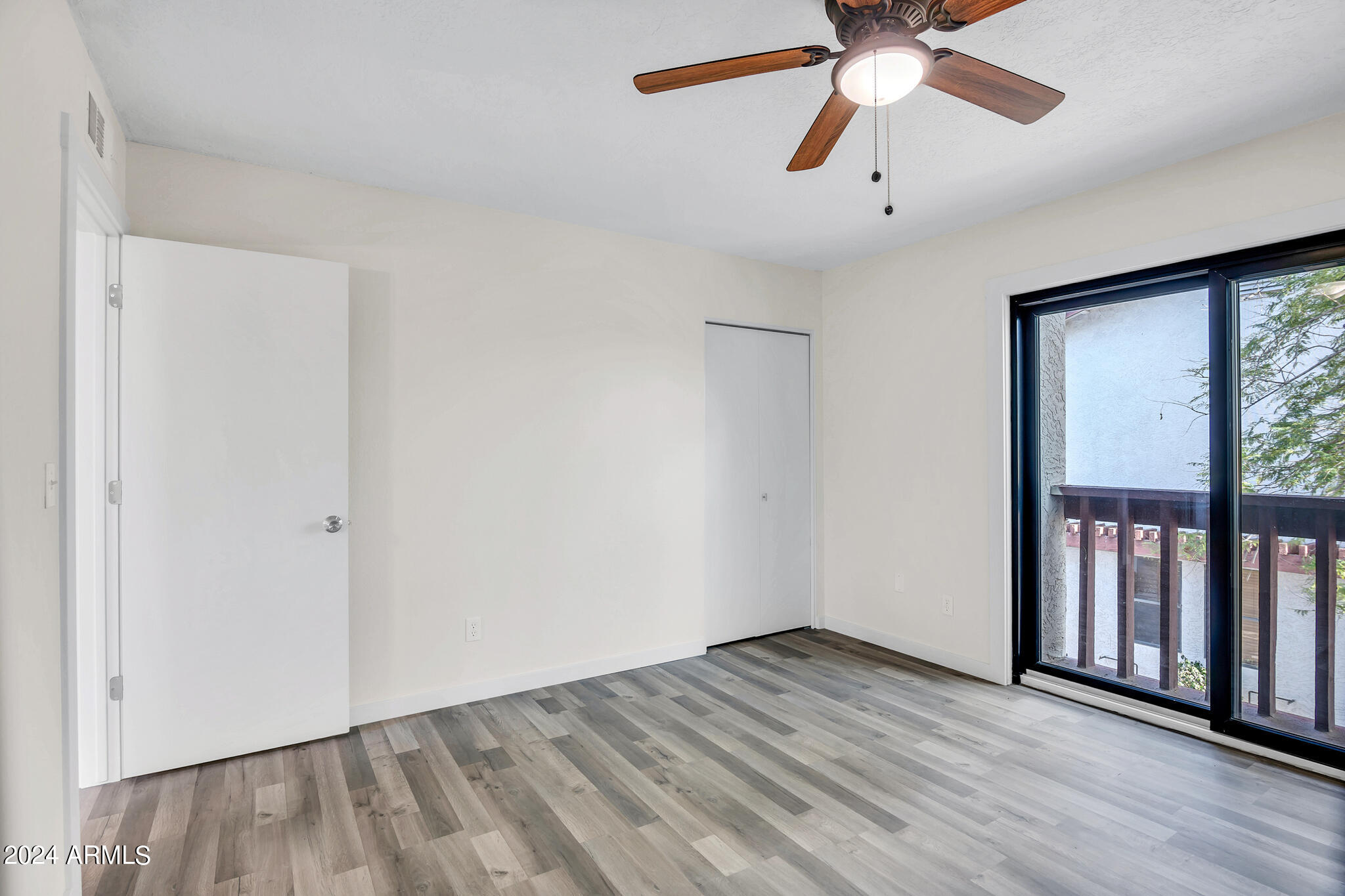2841 E BECK Lane Unit: 2