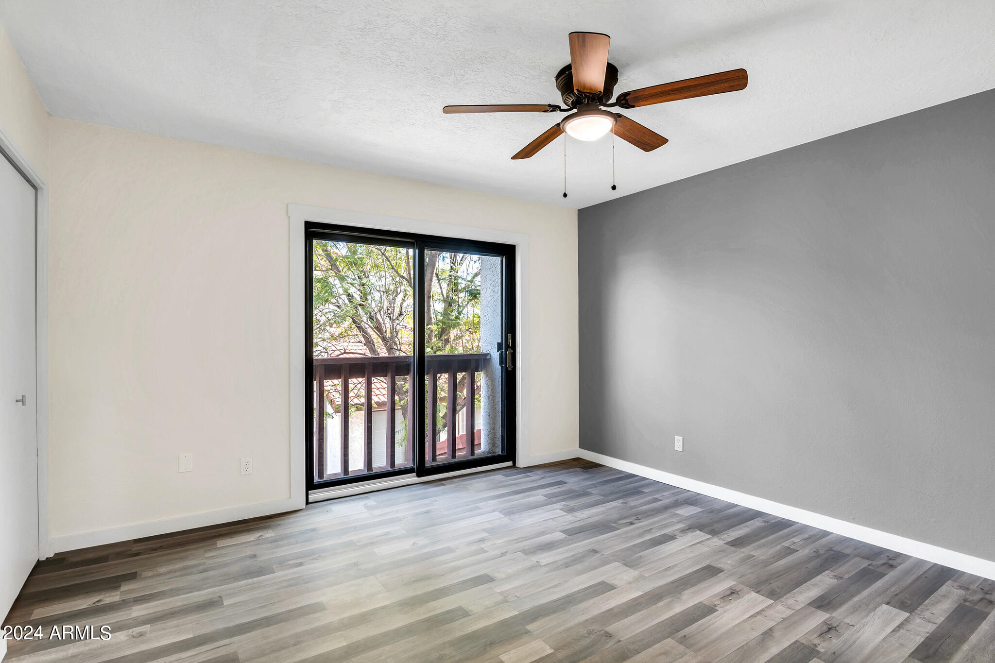 2841 E BECK Lane Unit: 2