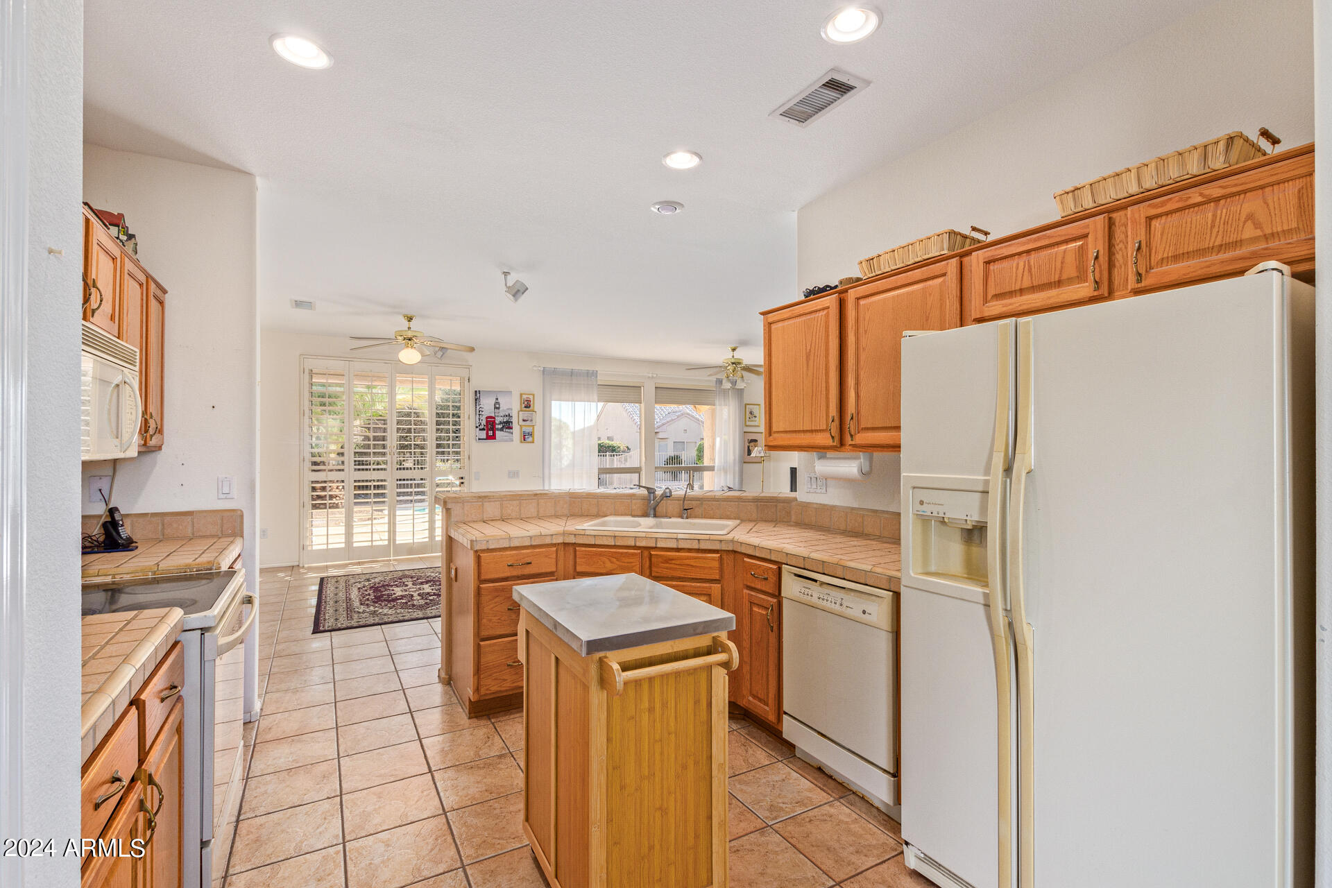 15743 W GOLDENROD Drive