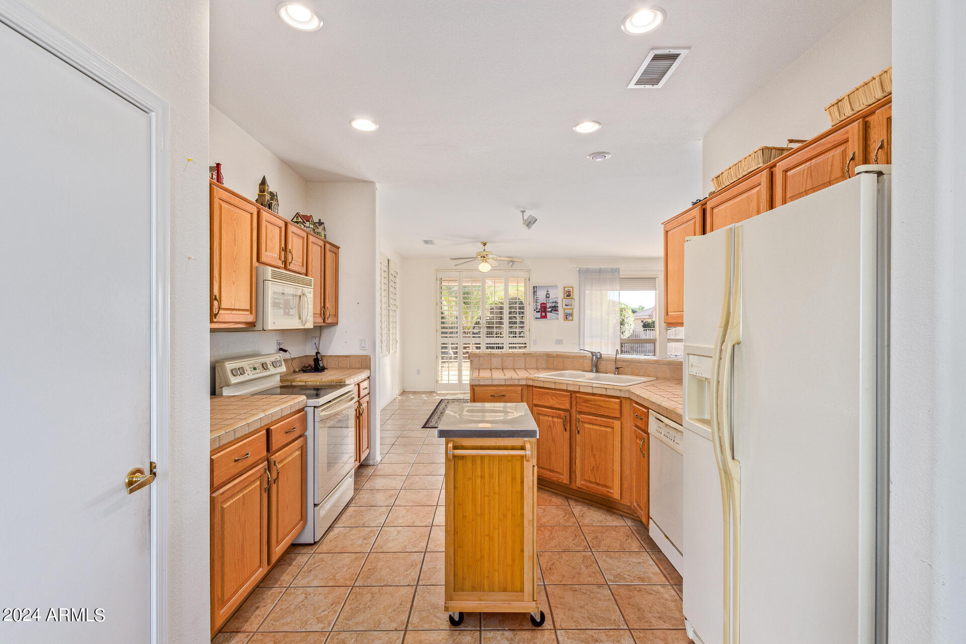 15743 W GOLDENROD Drive