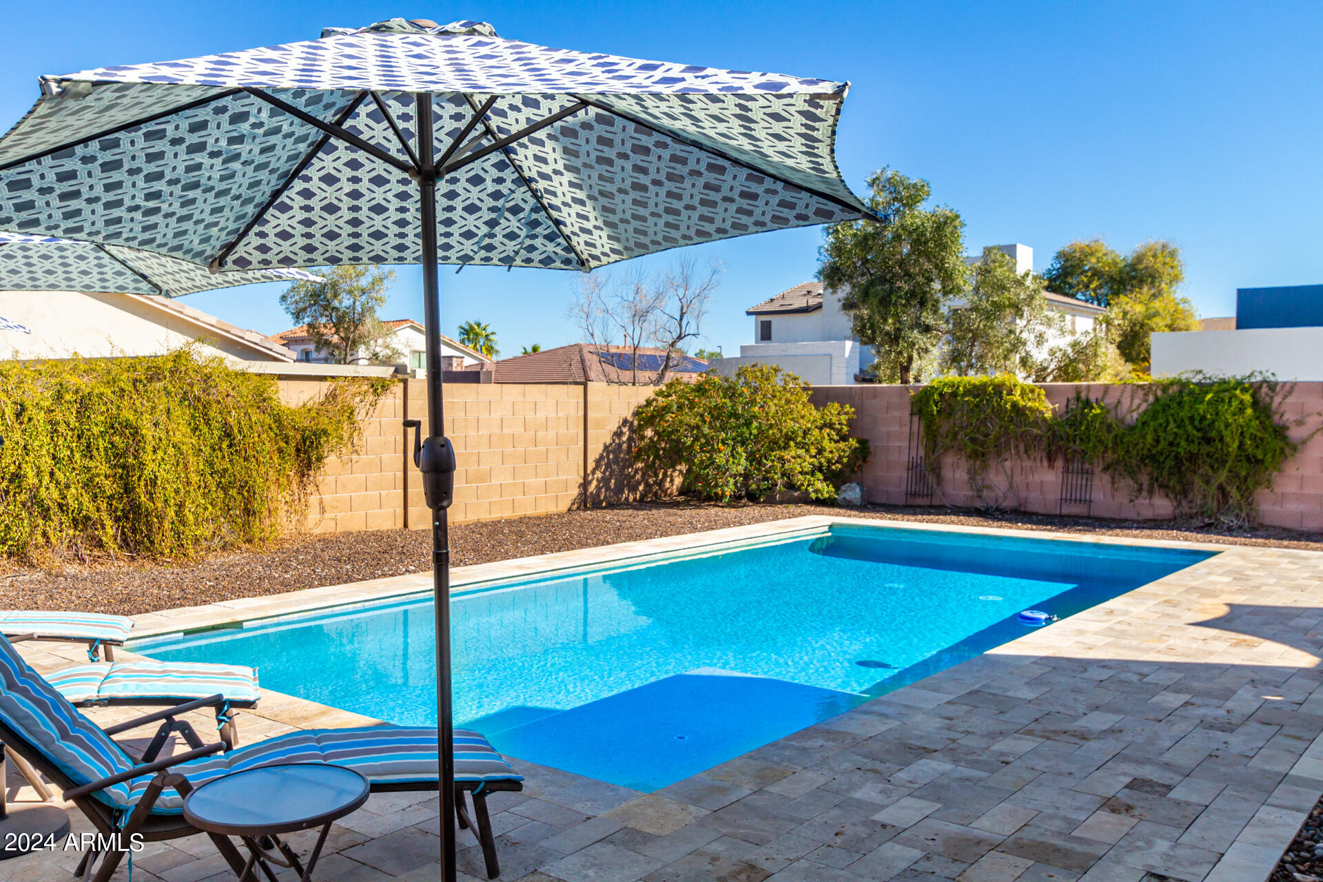 3558 E RAVENSWOOD Drive