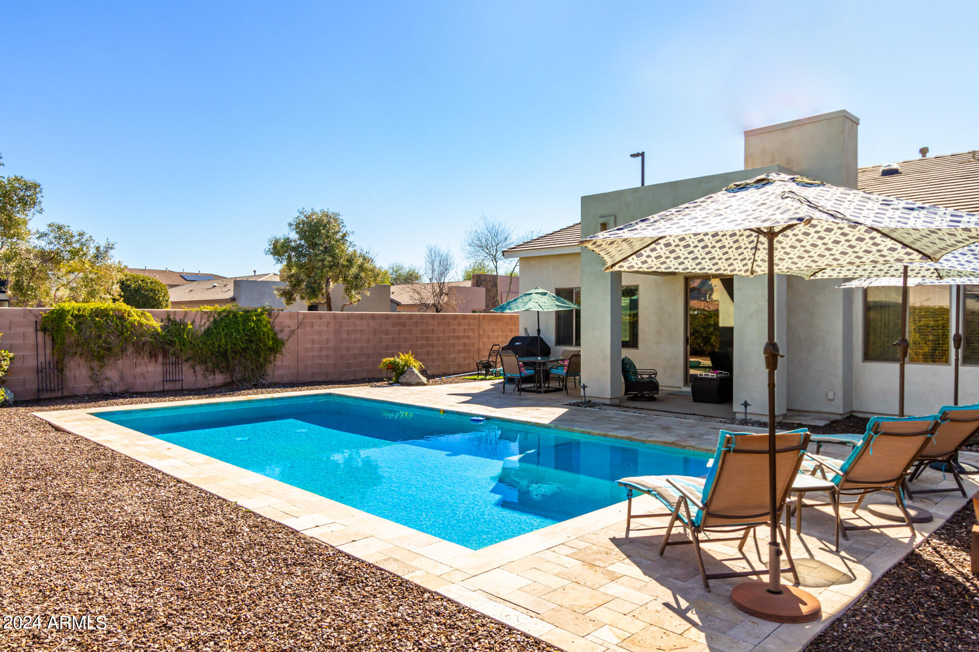 3558 E RAVENSWOOD Drive