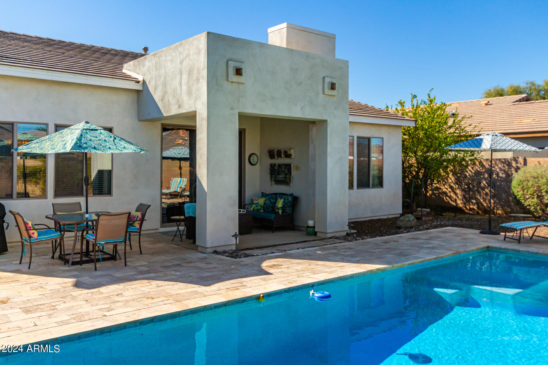 3558 E RAVENSWOOD Drive