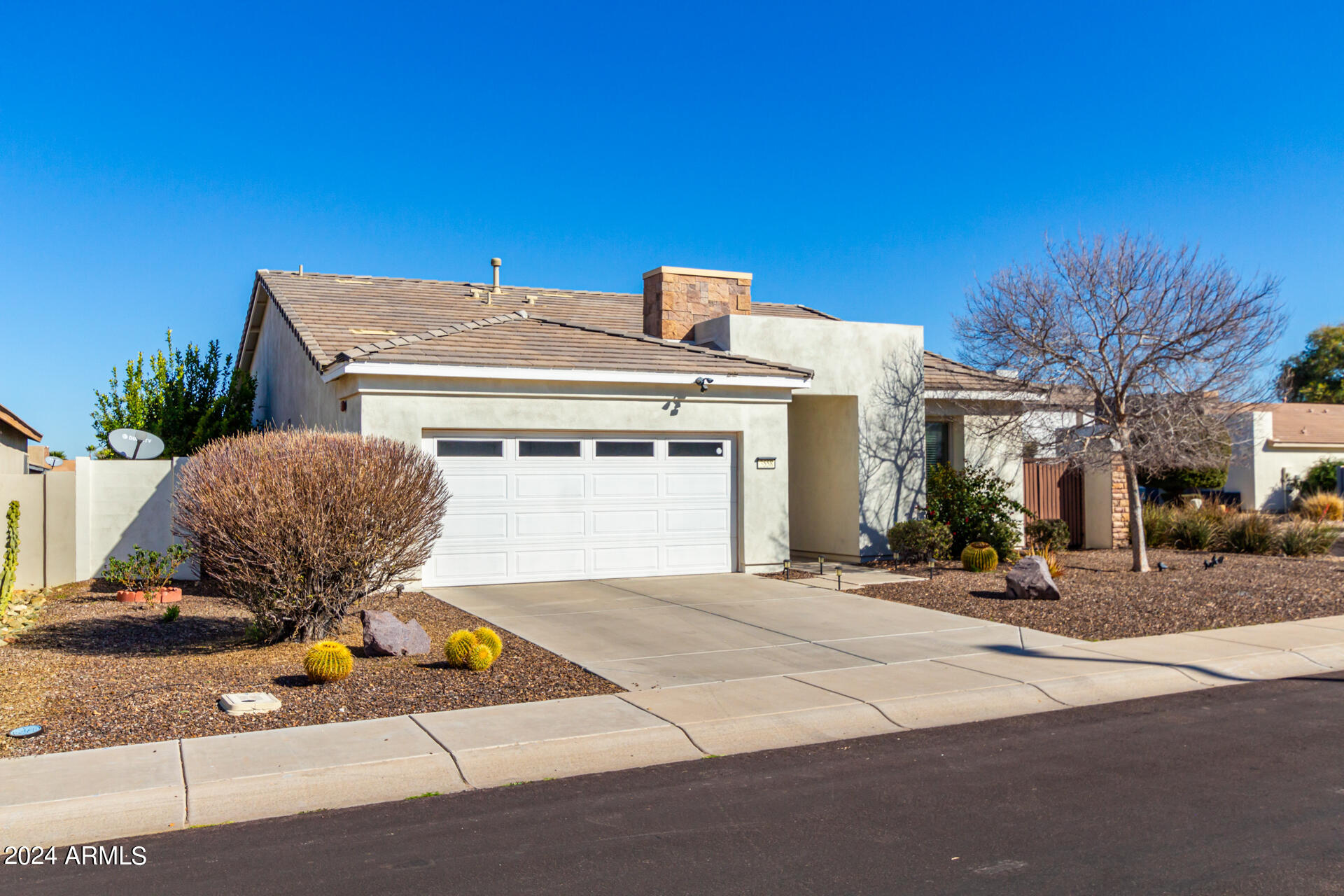 3558 E RAVENSWOOD Drive