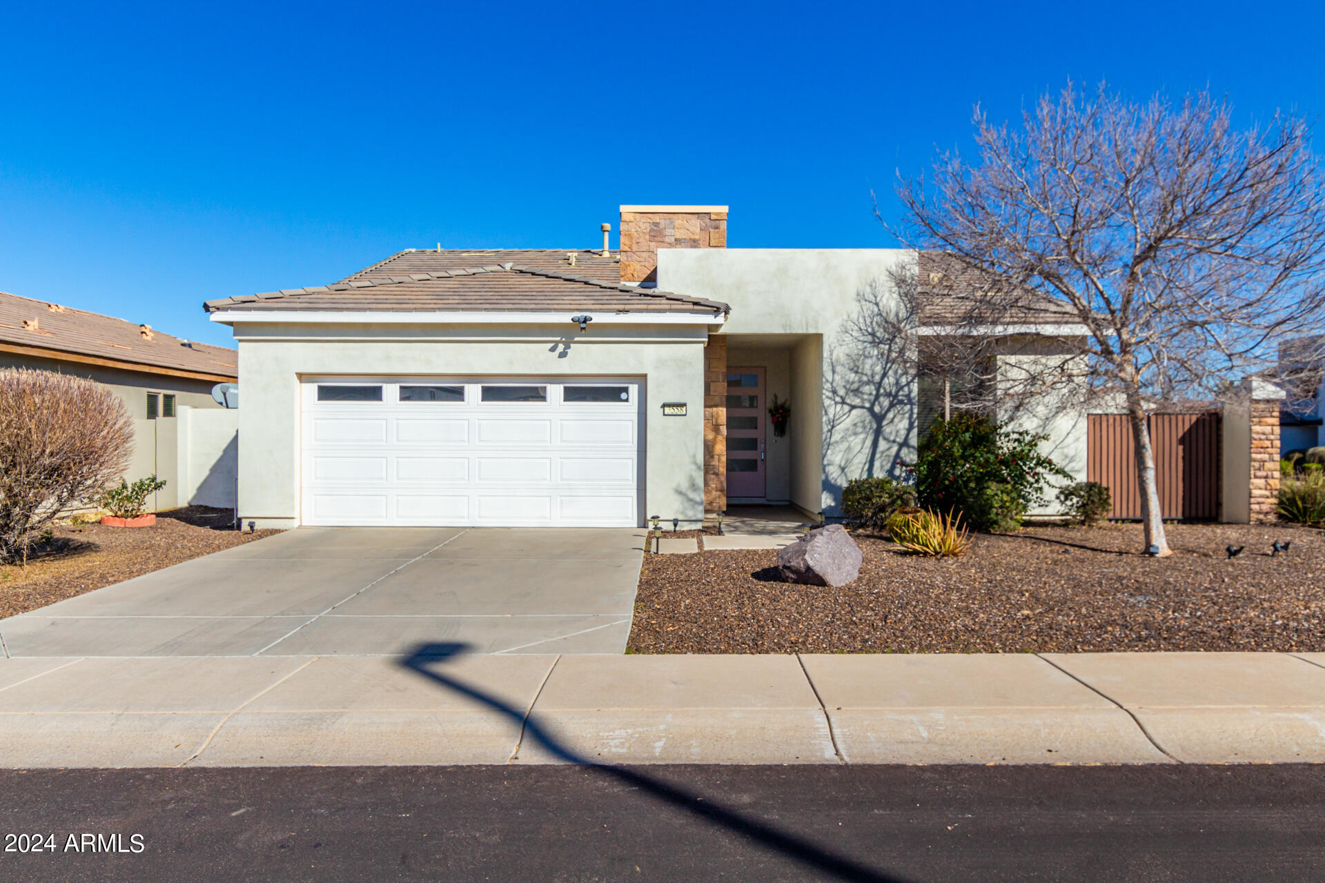 3558 E RAVENSWOOD Drive