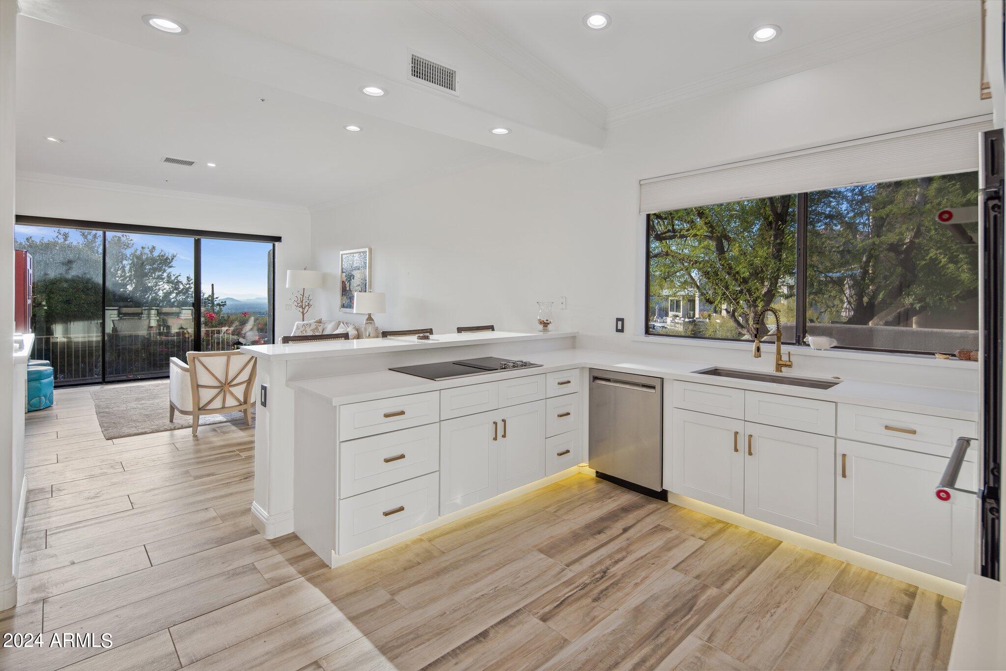 24350 N WHISPERING RIDGE Way Unit: 32