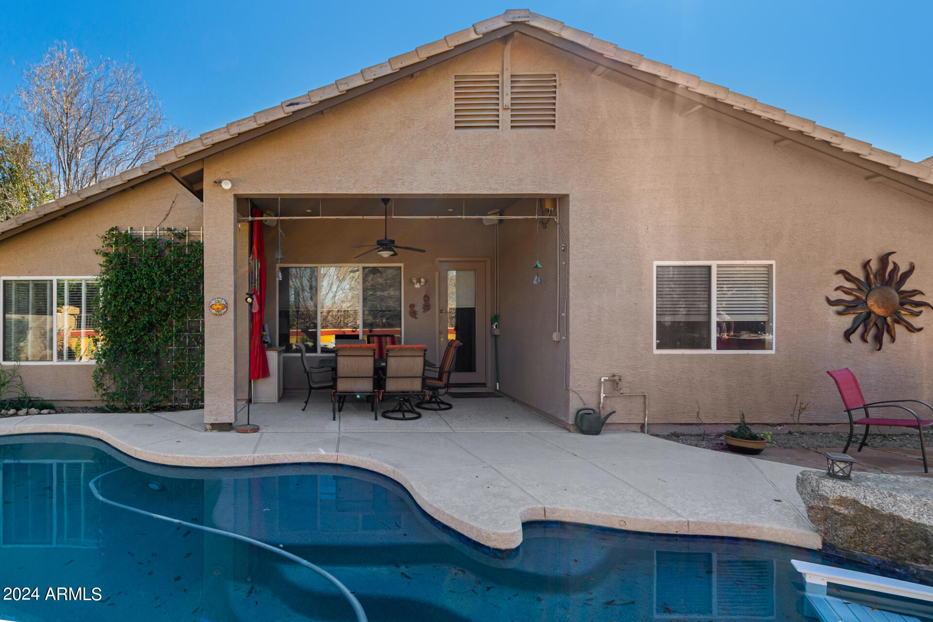 1780 E LINDA Lane