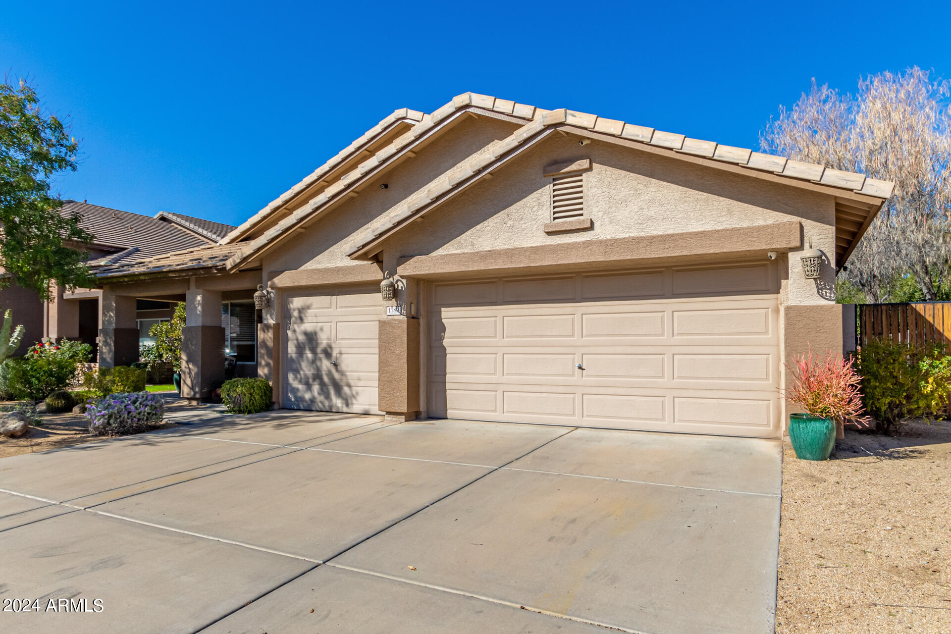 1780 E LINDA Lane