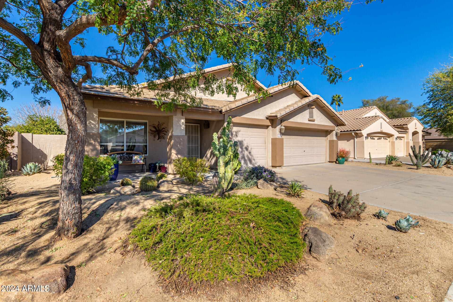 1780 E LINDA Lane