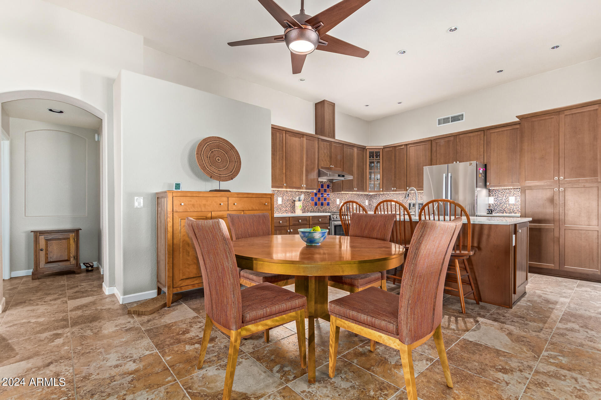 1780 E LINDA Lane