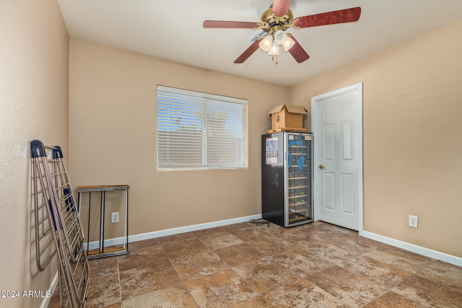 1780 E LINDA Lane