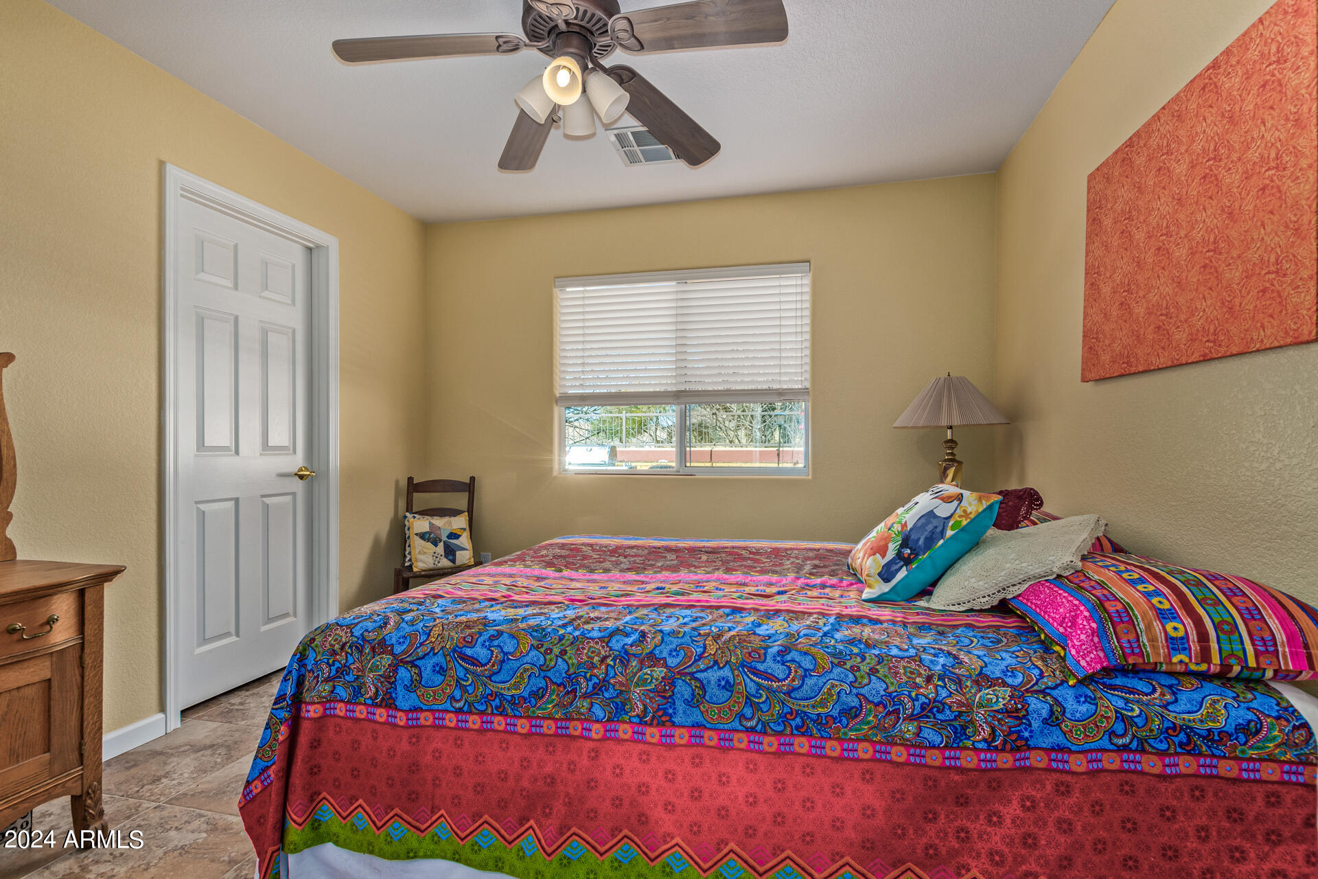 1780 E LINDA Lane