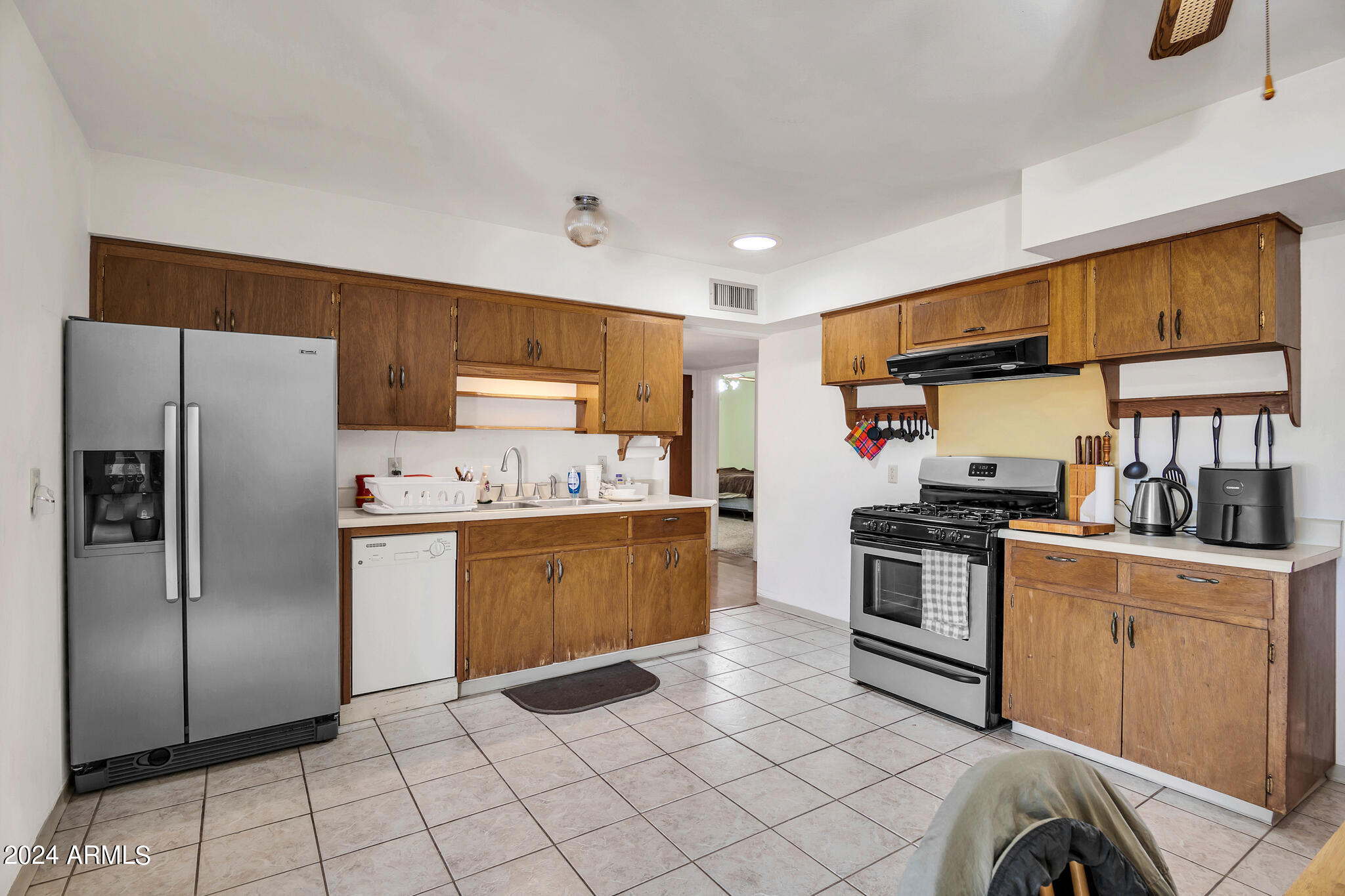 184 PERETZ Circle