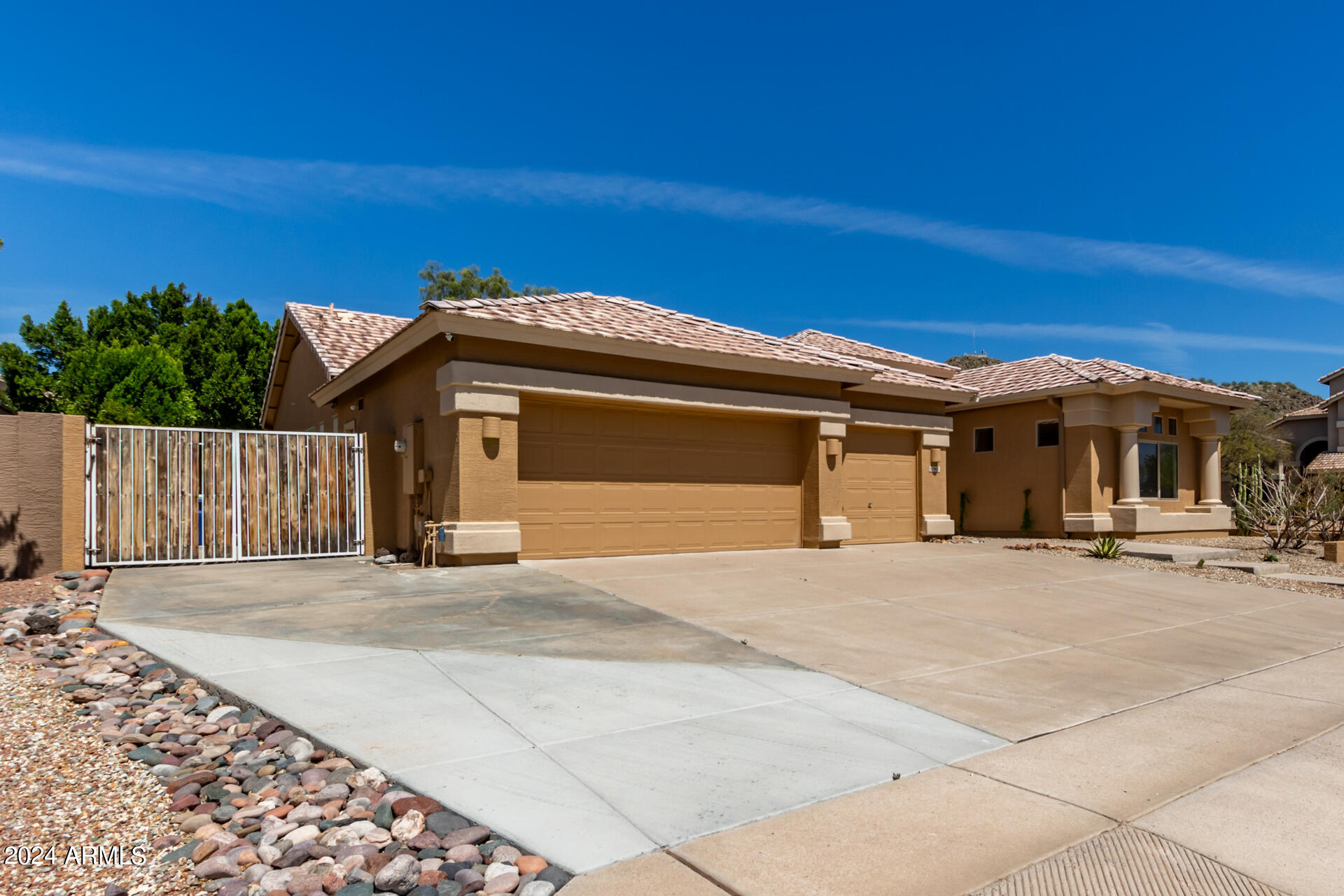 9412 E HILLVIEW Circle