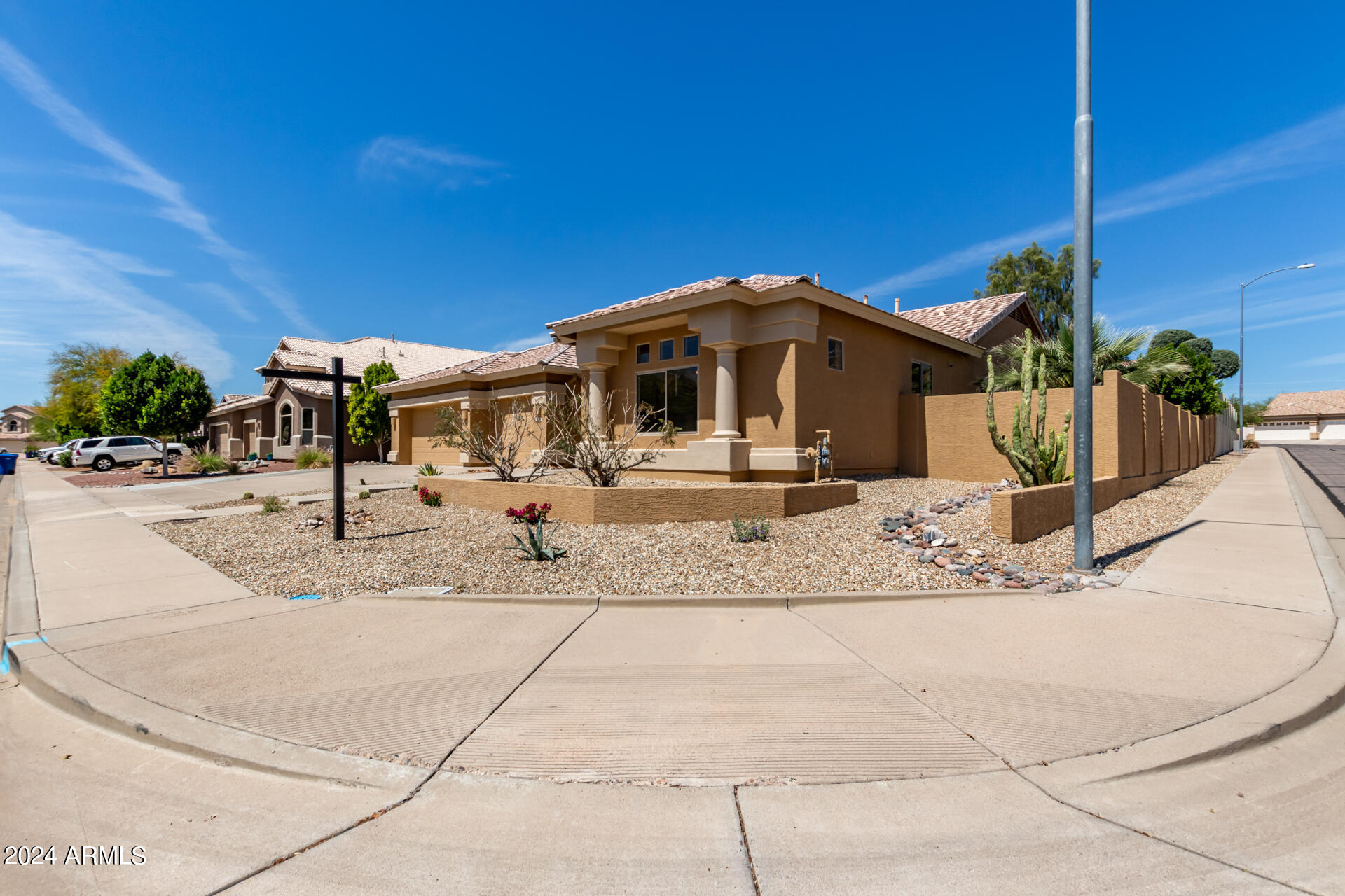 9412 E HILLVIEW Circle