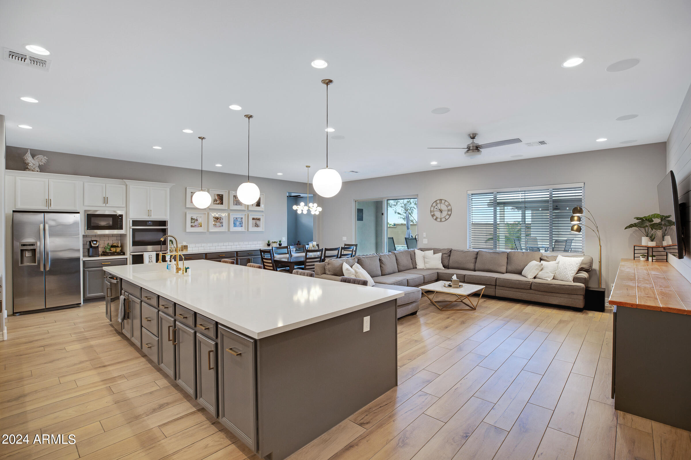 2058 E BLACKHAWK Court