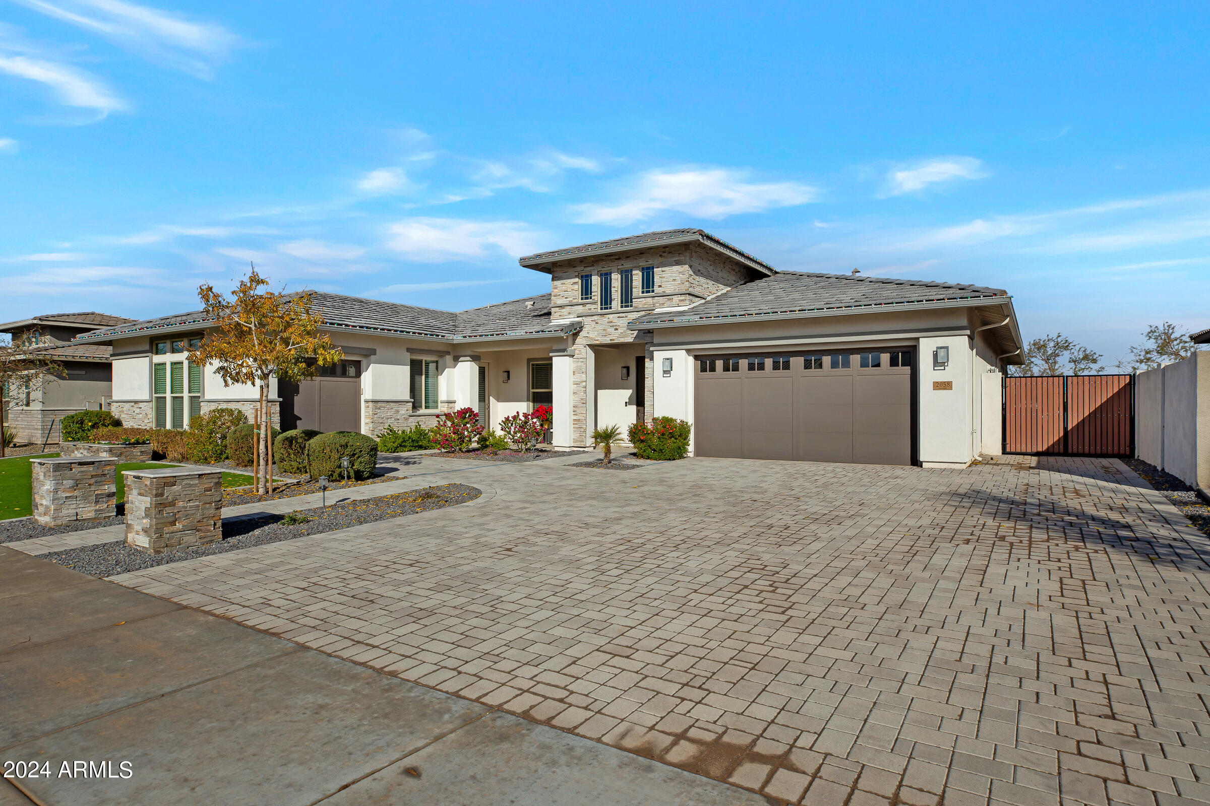 2058 E BLACKHAWK Court