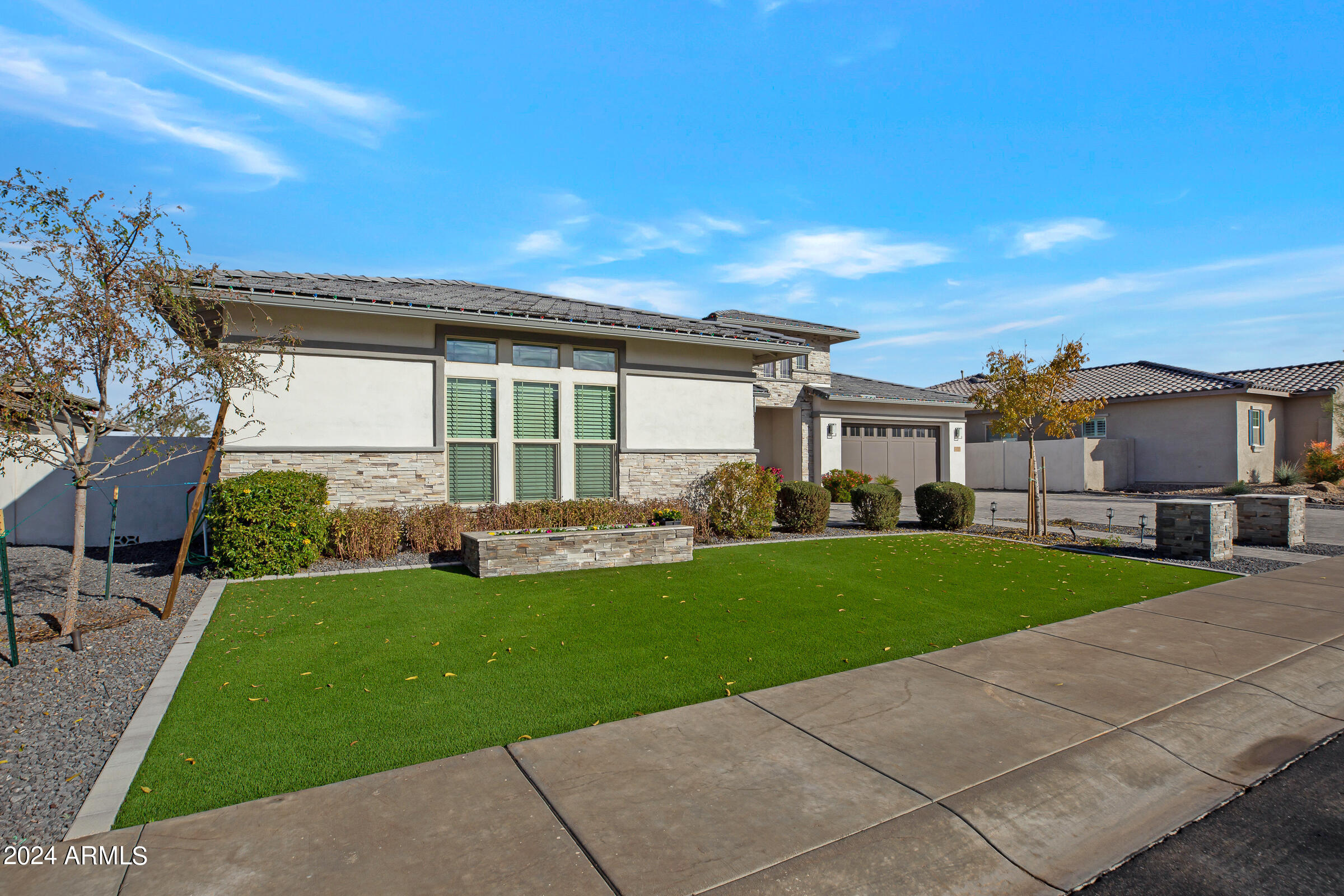 2058 E BLACKHAWK Court