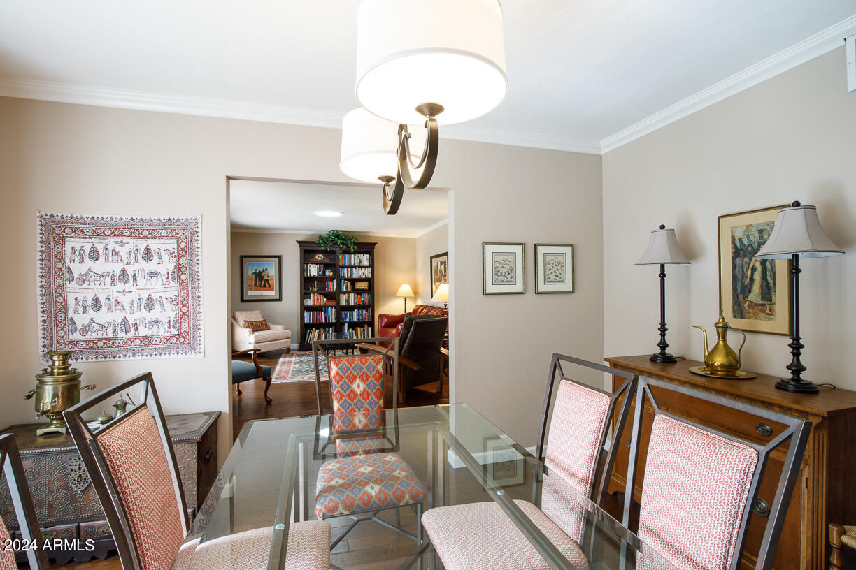 105 W HARMONT Drive