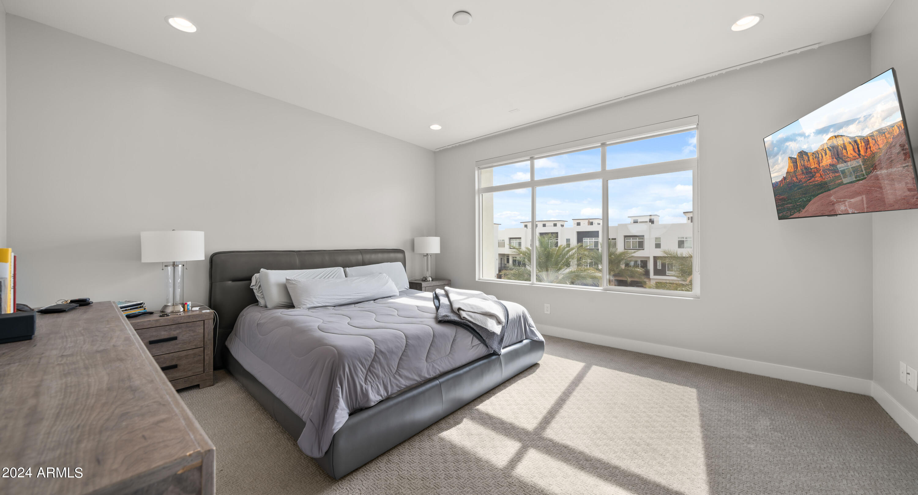 1717 E MORTEN Avenue # 5