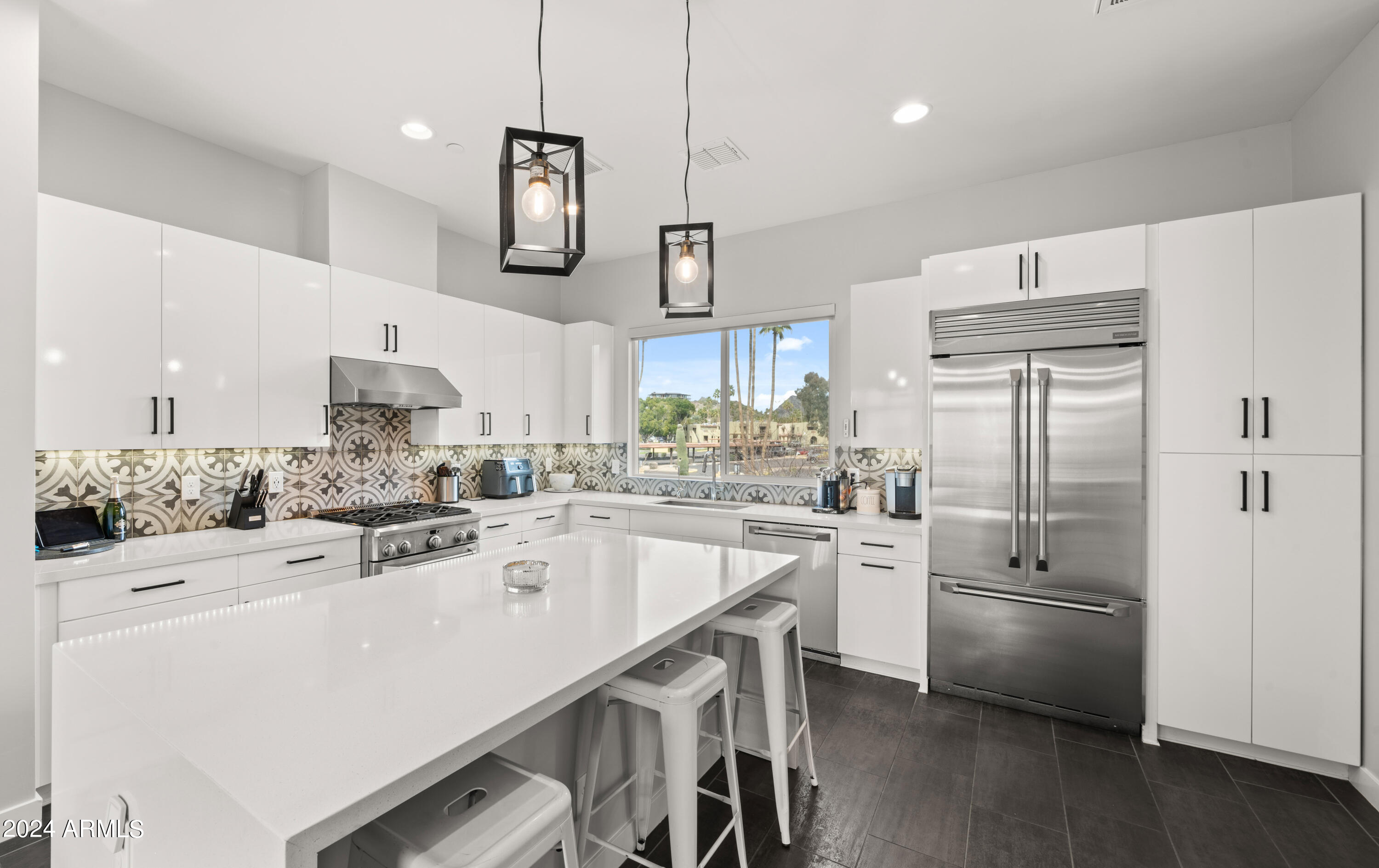 1717 E MORTEN Avenue # 5