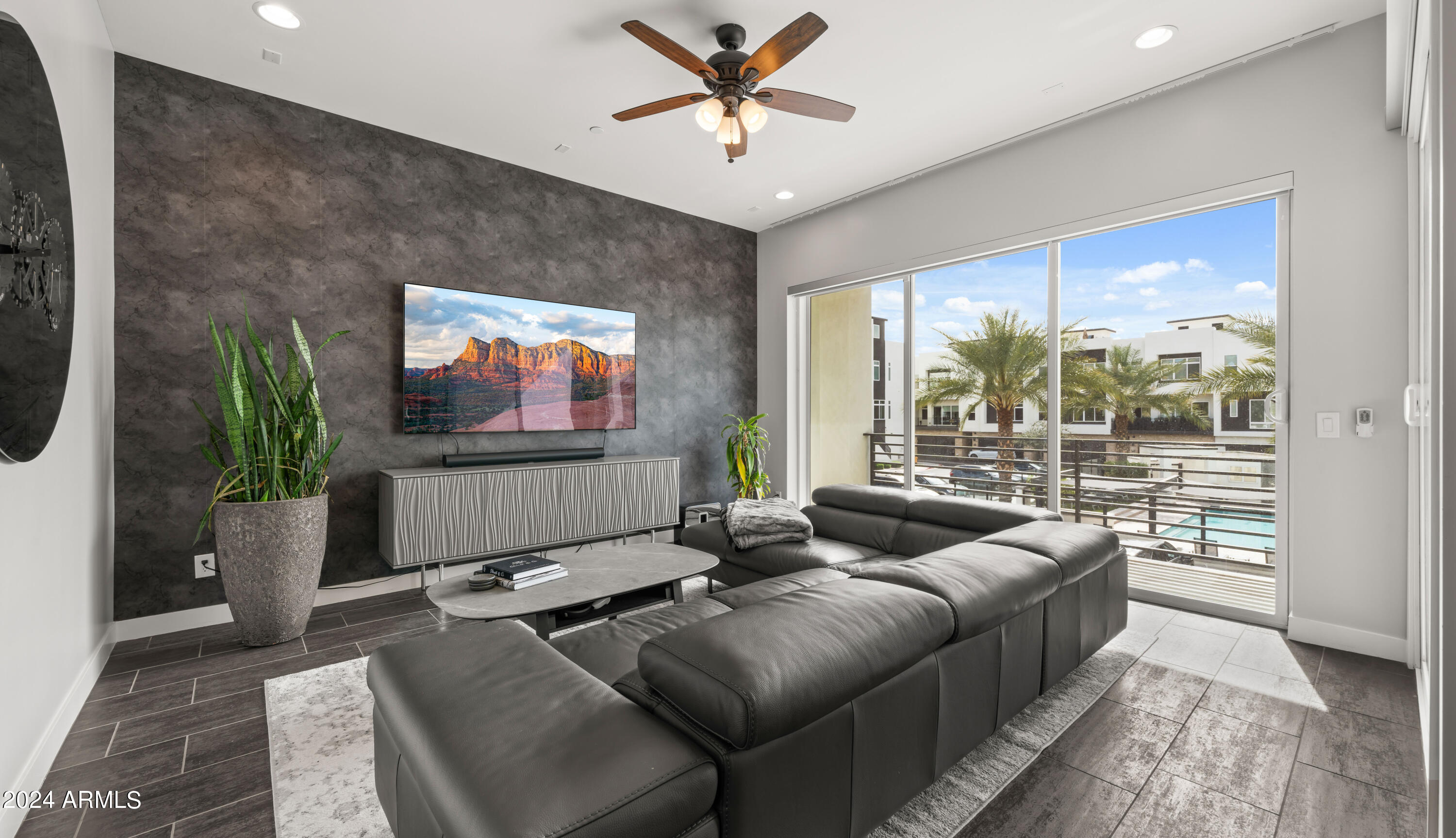 1717 E MORTEN Avenue # 5