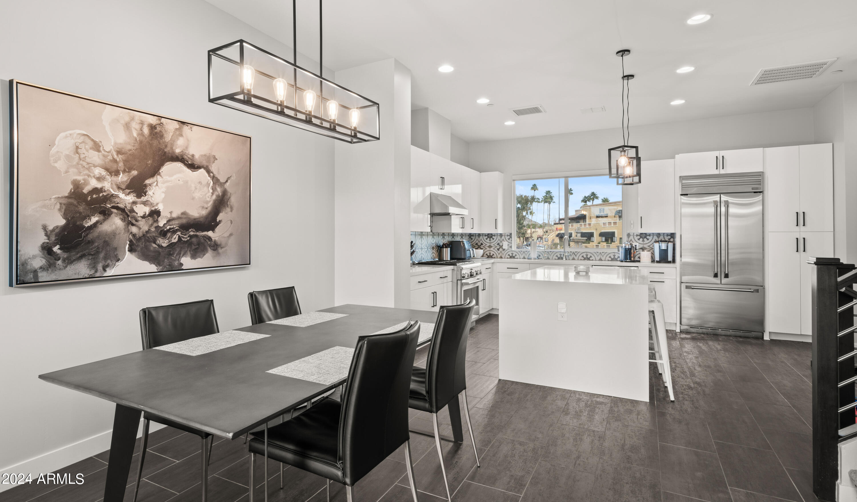 1717 E MORTEN Avenue # 5
