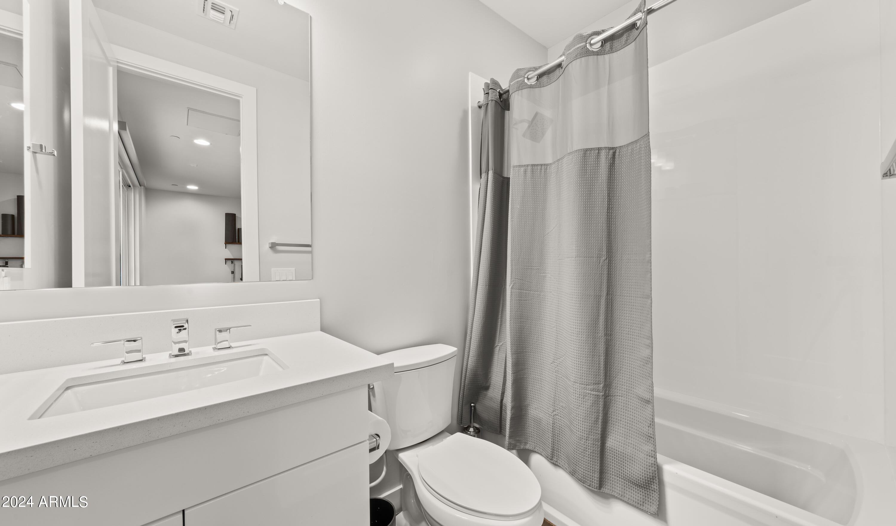 1717 E MORTEN Avenue # 5