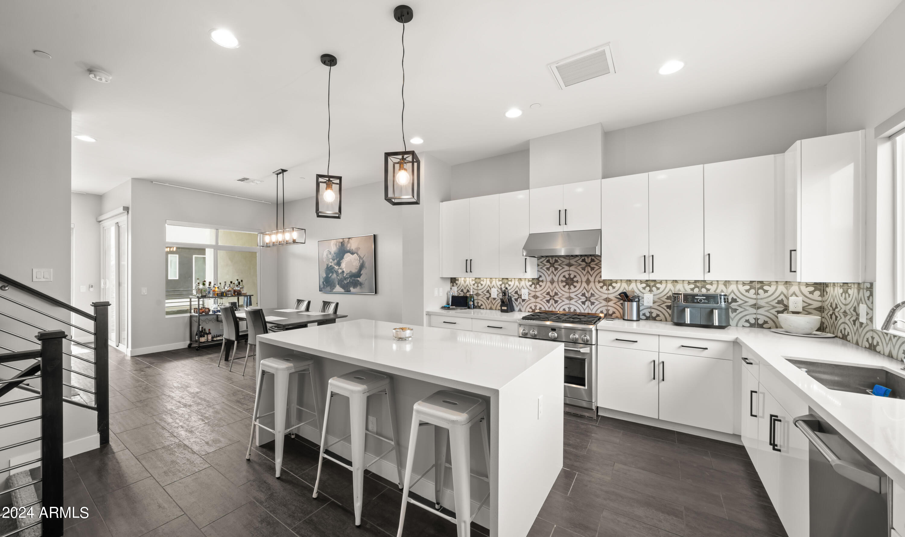 1717 E MORTEN Avenue # 5