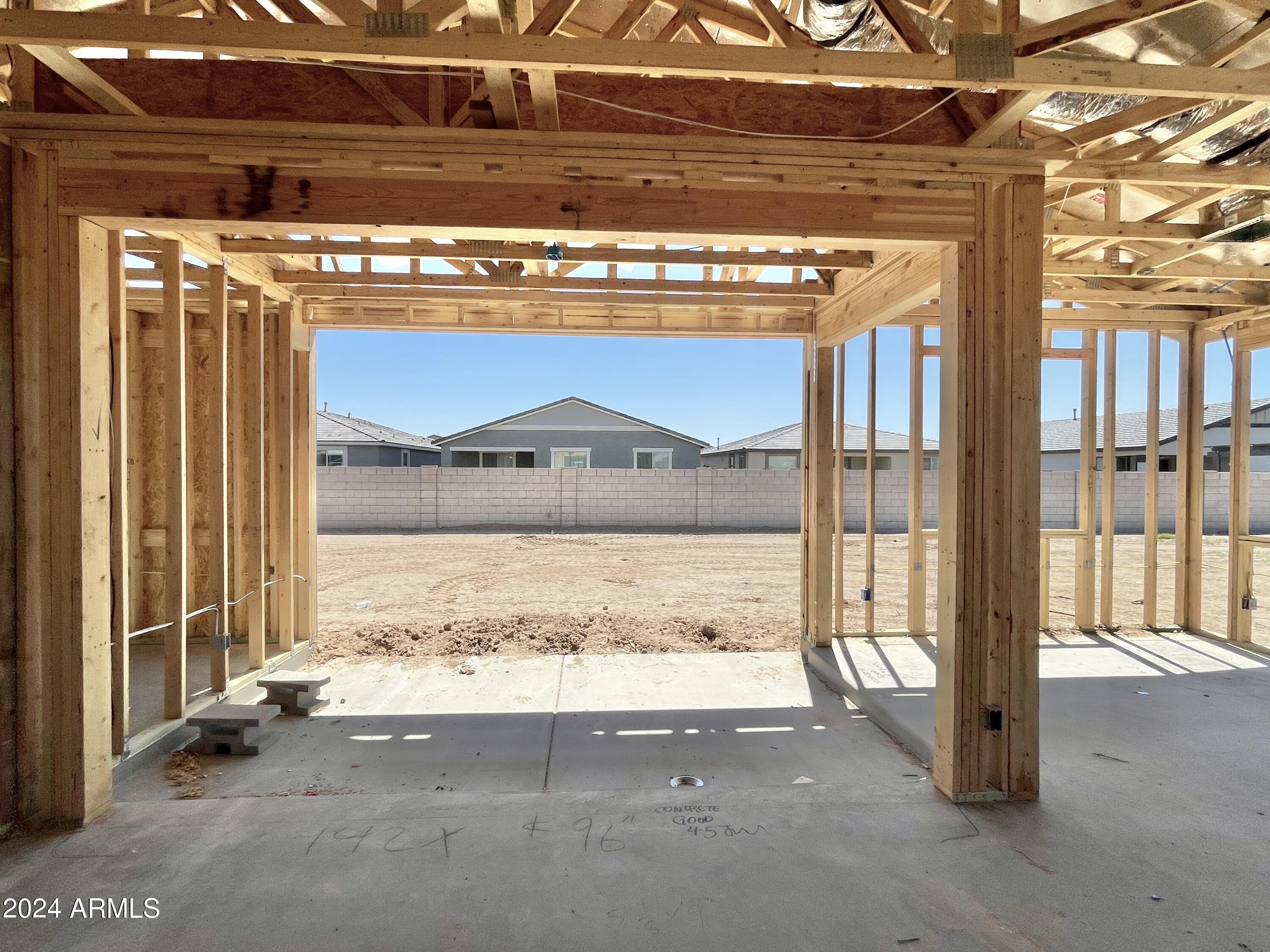 22929 E ROUNDUP Way