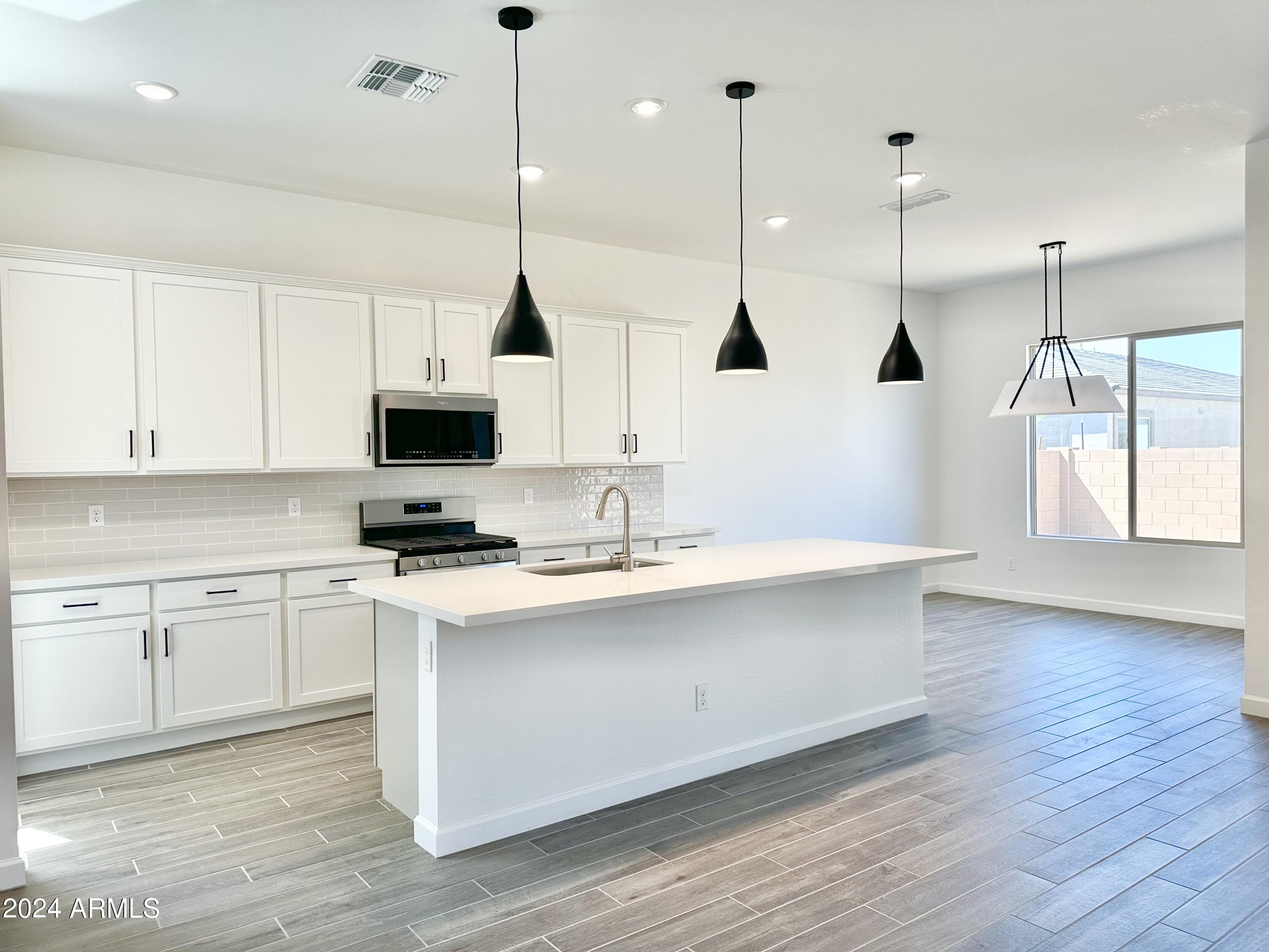 22626 E ROUNDUP Way