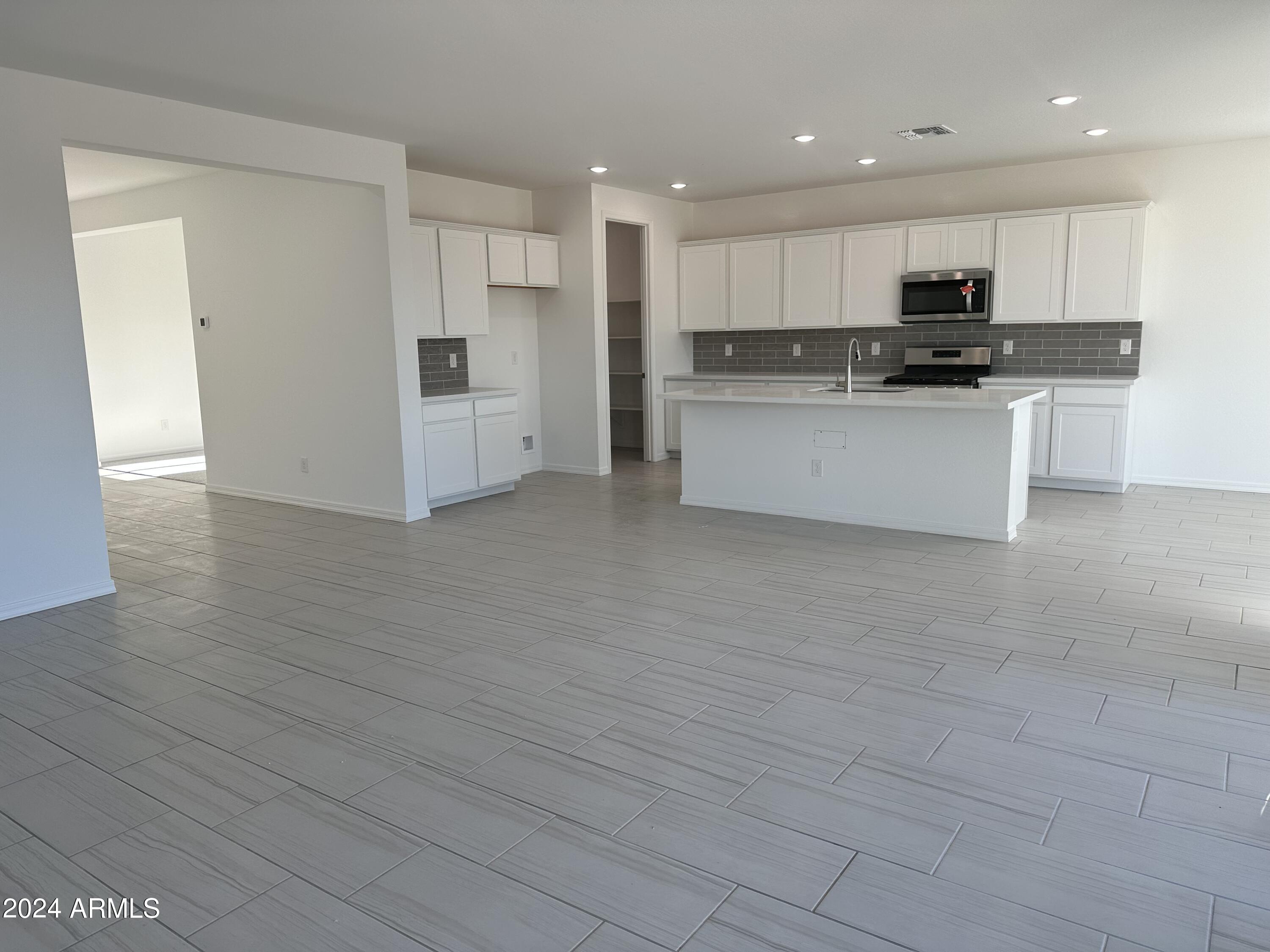 5532 W THURMAN Drive