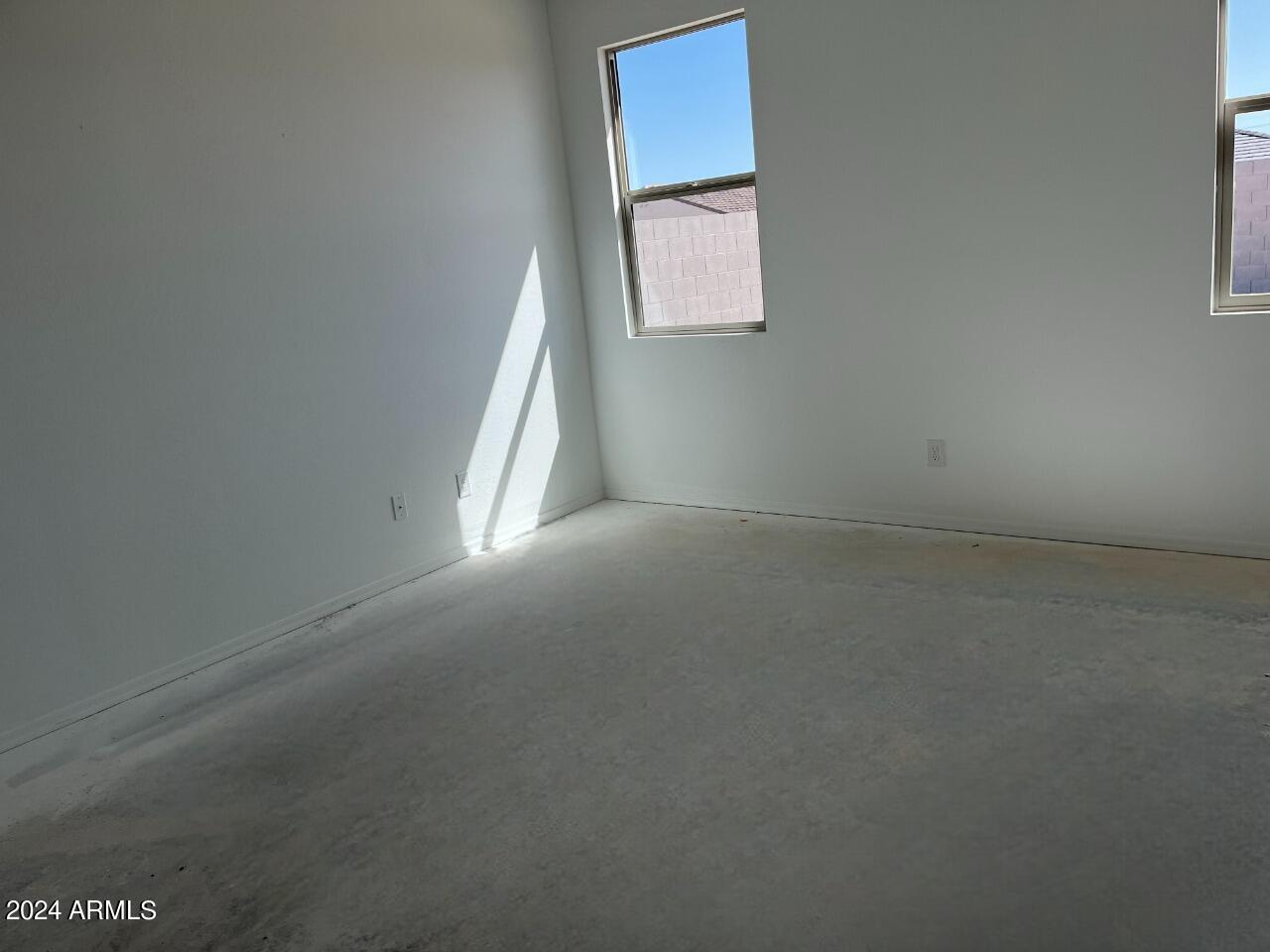 24093 W HIDALGO Avenue