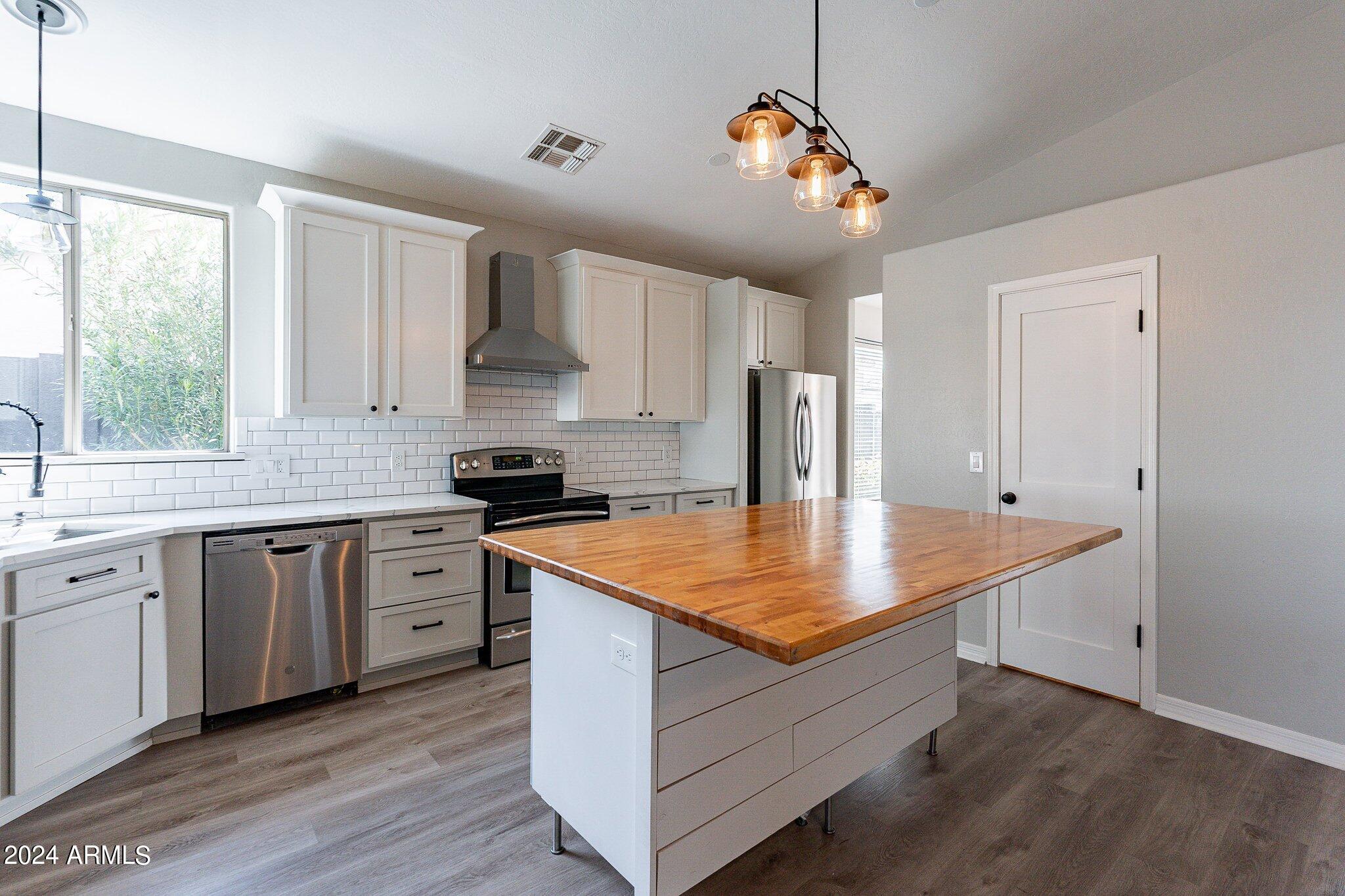 4414 E MORNING VISTA Lane