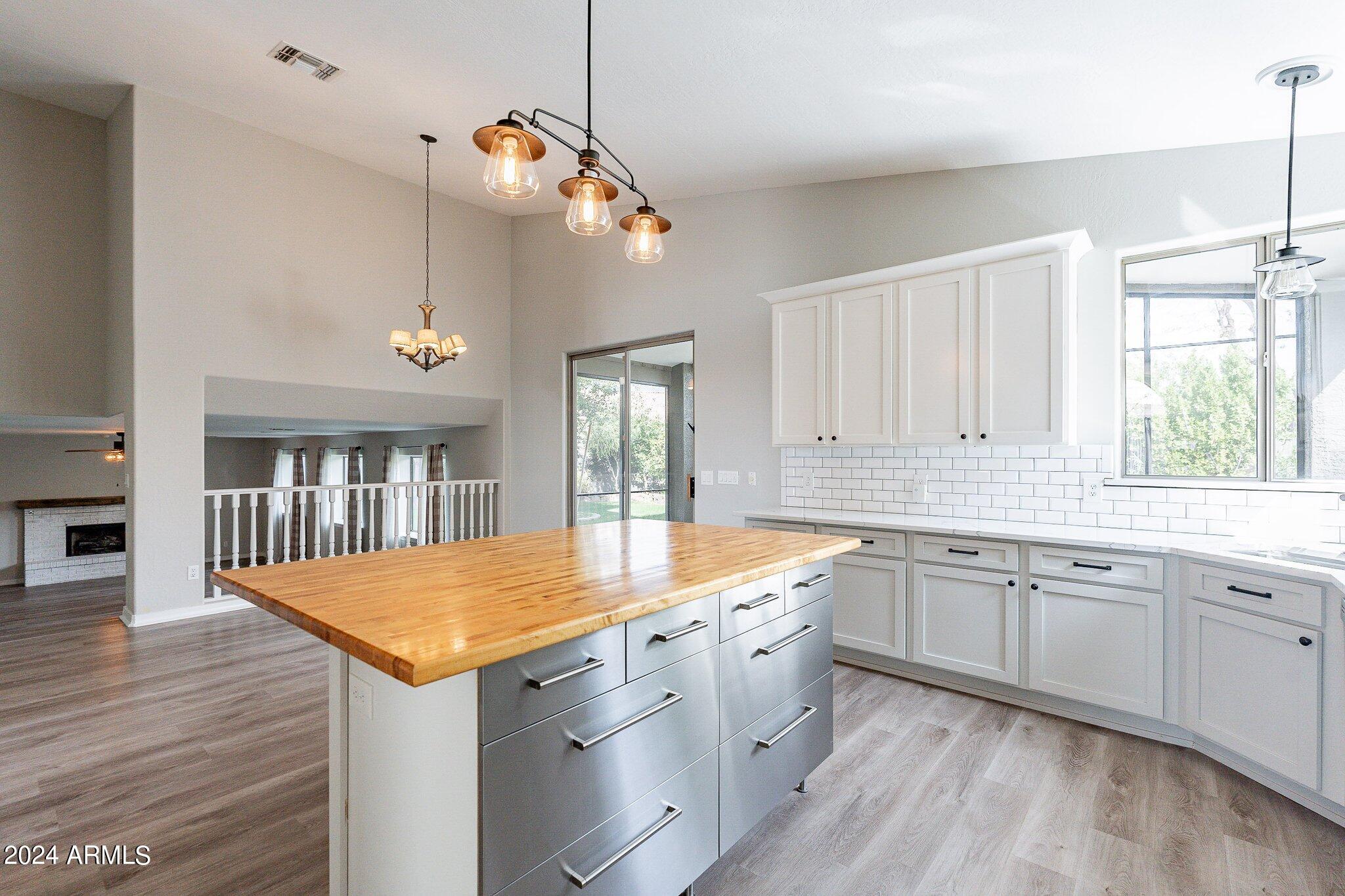4414 E MORNING VISTA Lane