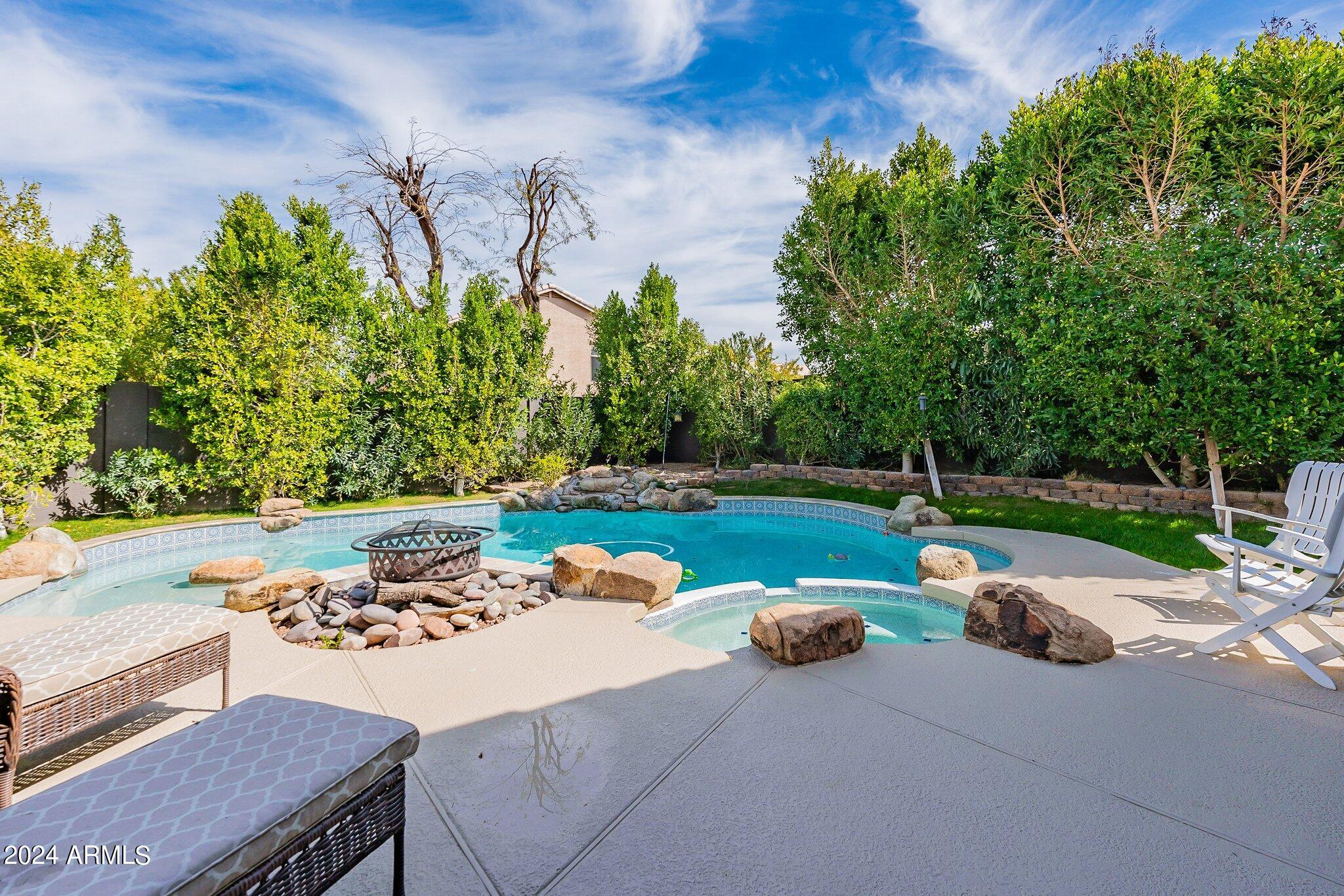 4414 E MORNING VISTA Lane