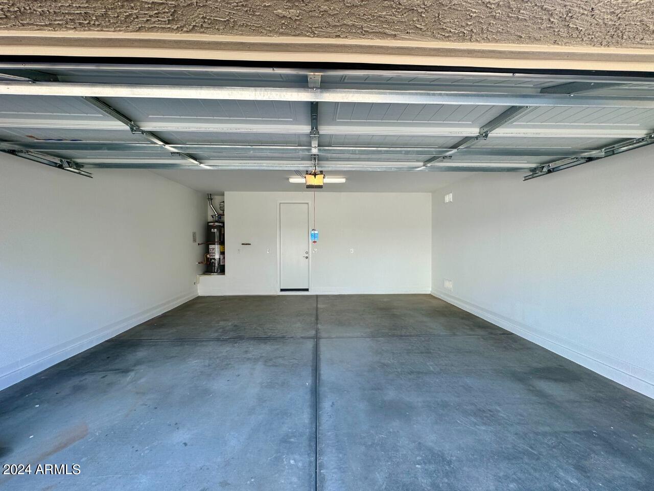 1946 W LARIAT Lane